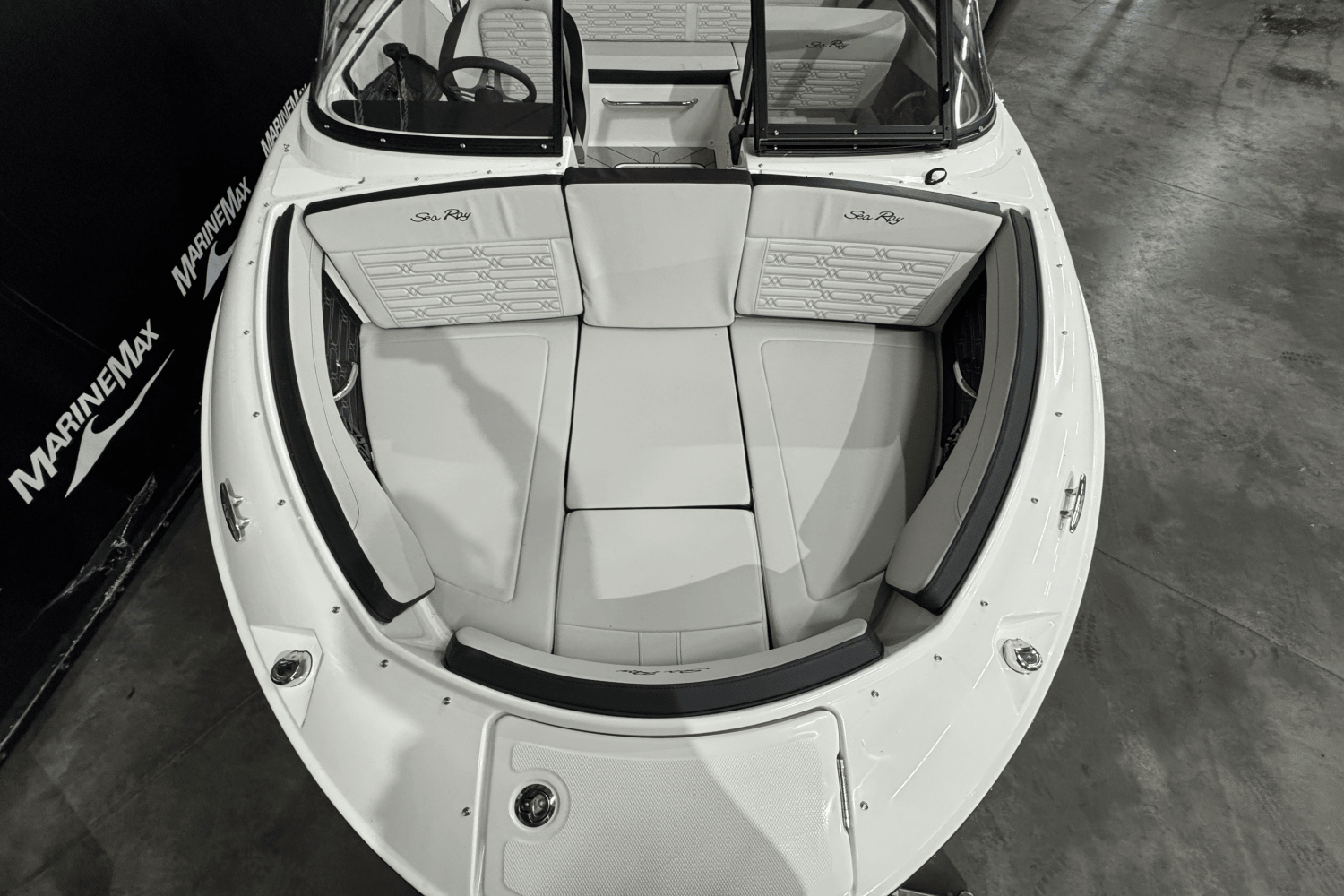 Slide: The Image of Sea Ray SPX 190 2025 - 31