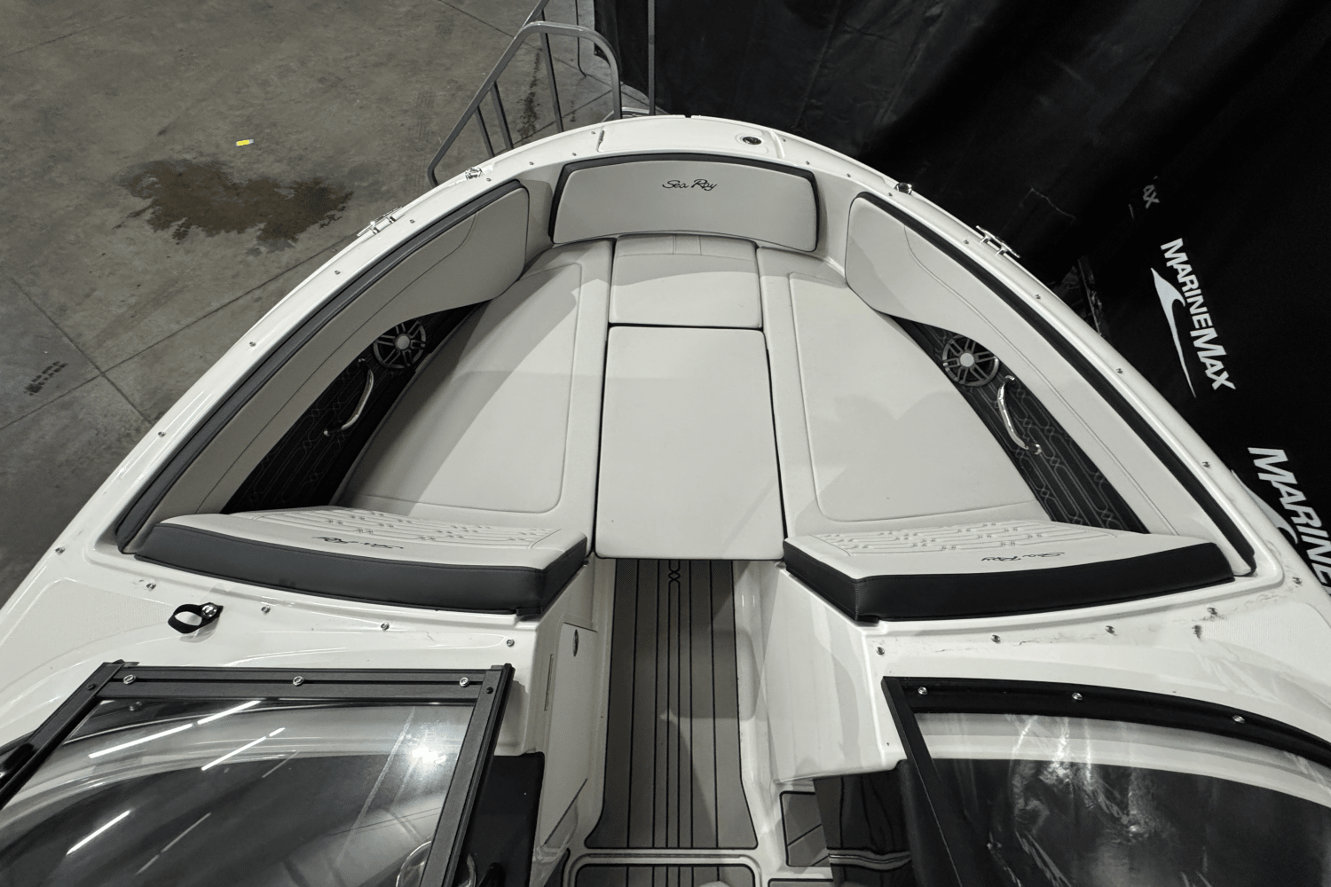 Slide: The Image of Sea Ray SPX 190 2025 - 32