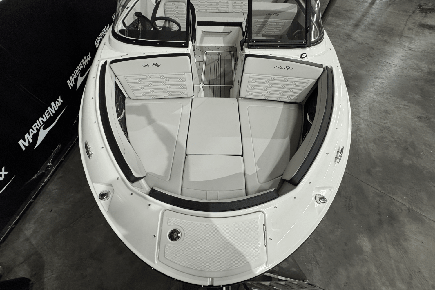 Slide: The Image of Sea Ray SPX 190 2025 - 33