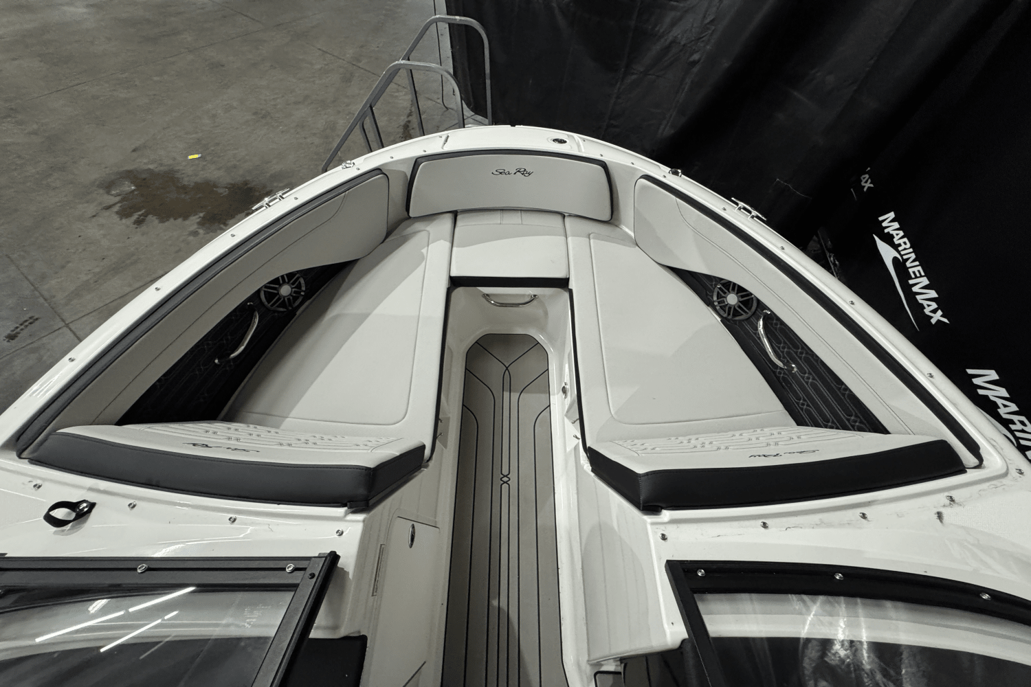 Slide: The Image of Sea Ray SPX 190 2025 - 34