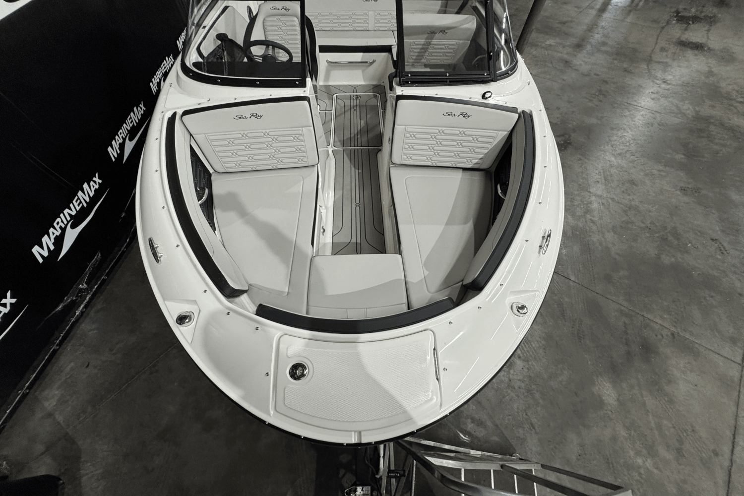 Slide: The Image of Sea Ray SPX 190 2025 - 35