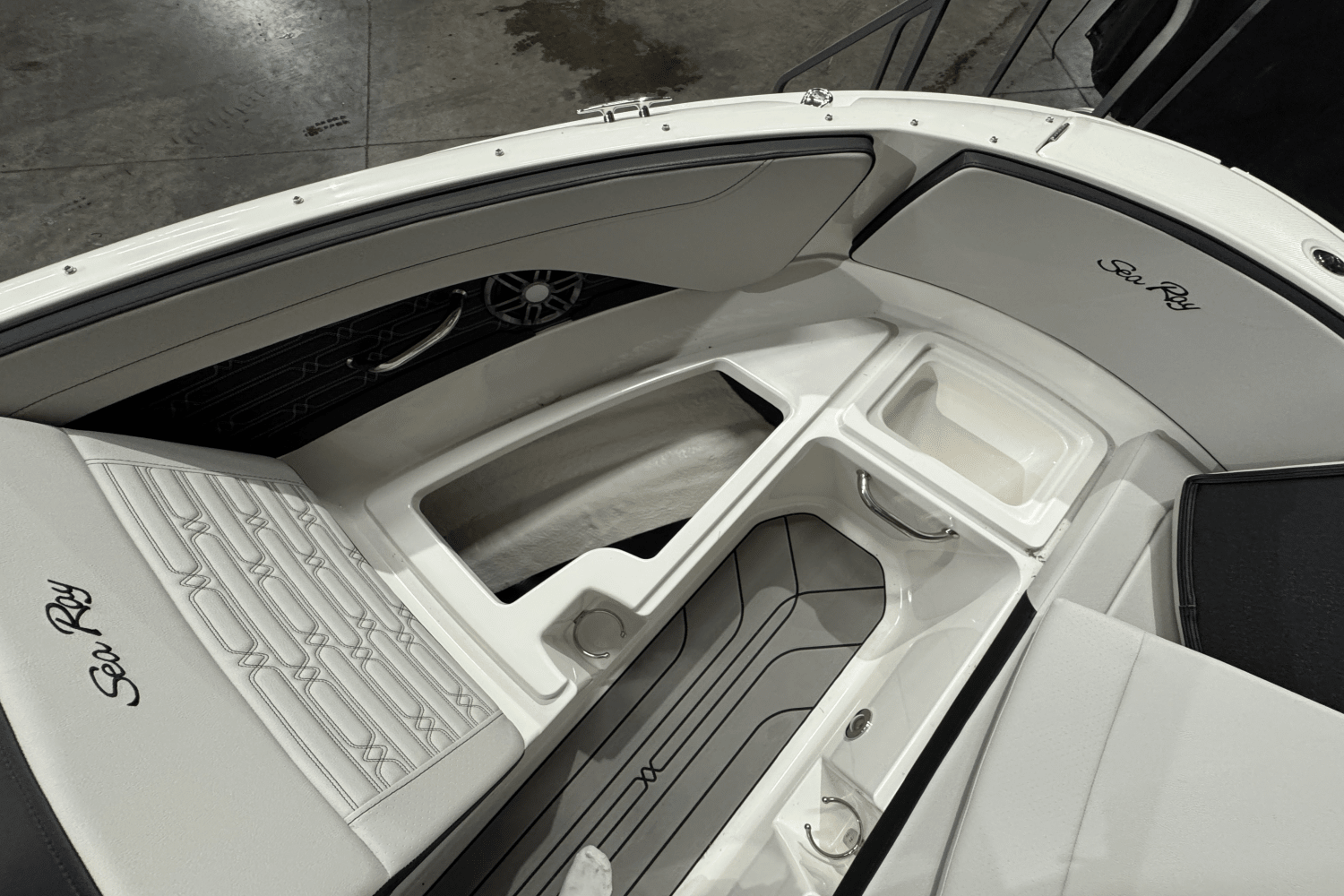 Slide: The Image of Sea Ray SPX 190 2025 - 36