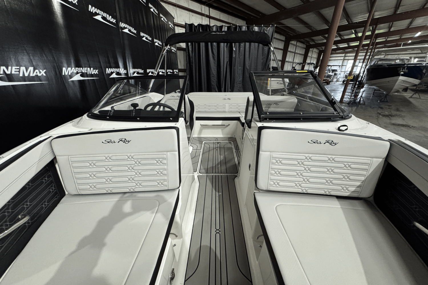 Slide: The Image of Sea Ray SPX 190 2025 - 38