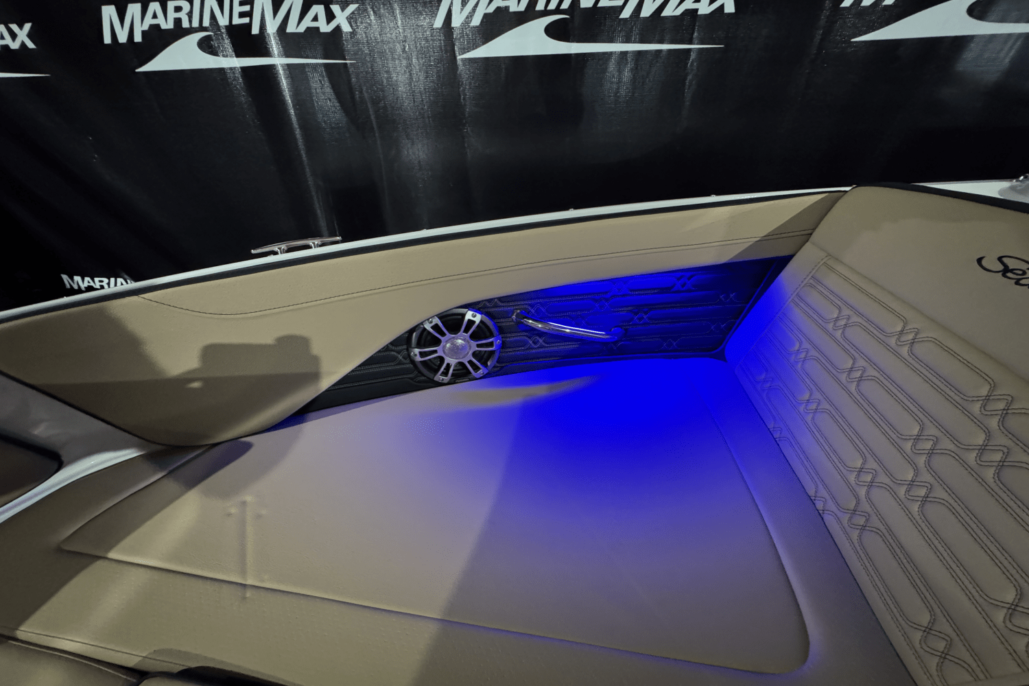 Slide: The Image of Sea Ray SPX 190 2025 - 38