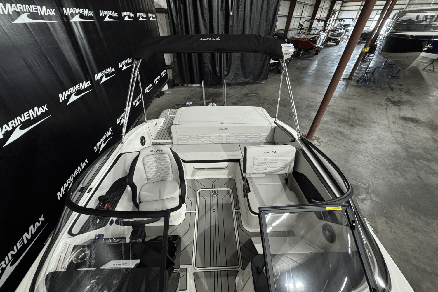 Slide: The Image of Sea Ray SPX 190 2025 - 39