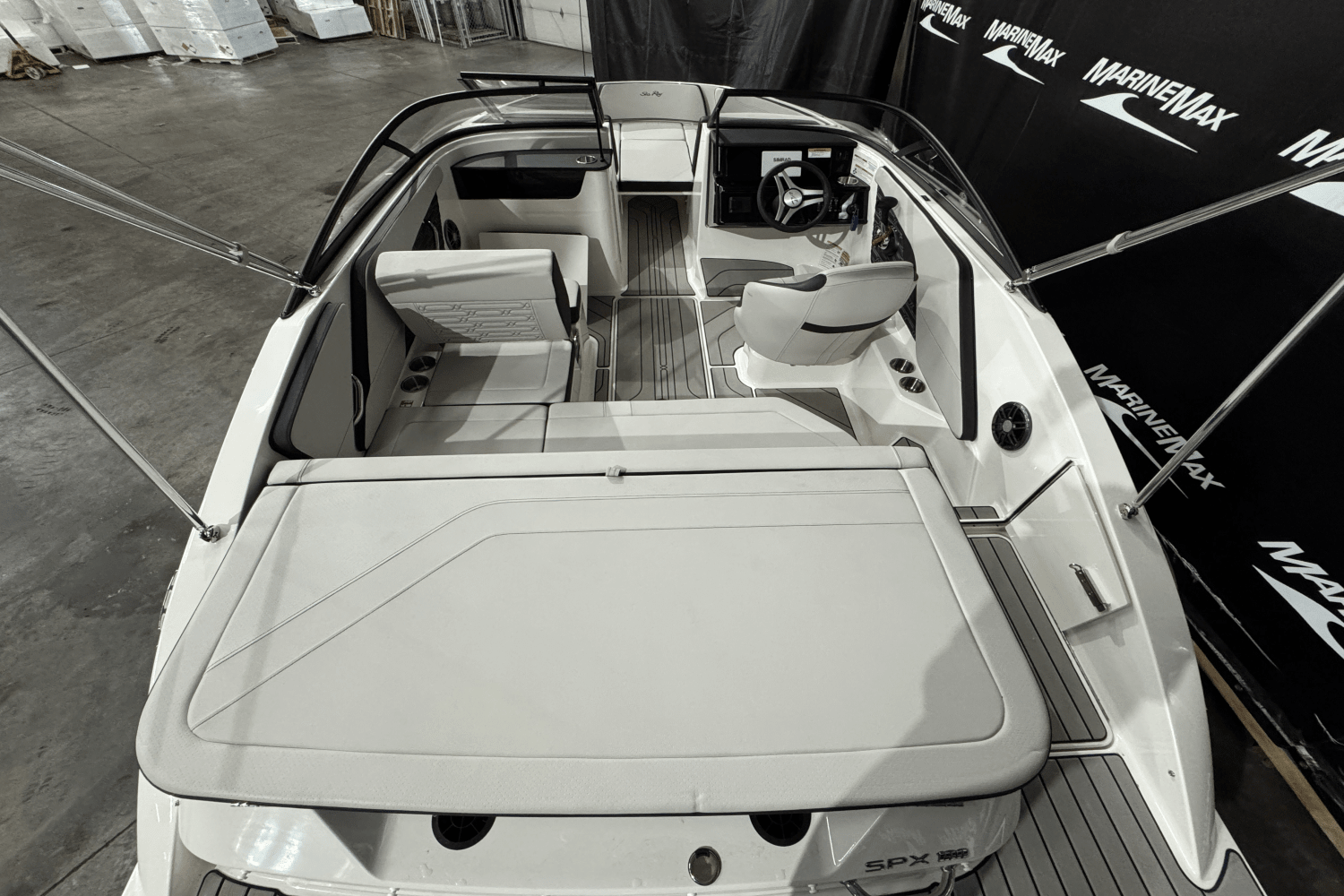 Slide: The Image of Sea Ray SPX 190 2025 - 8