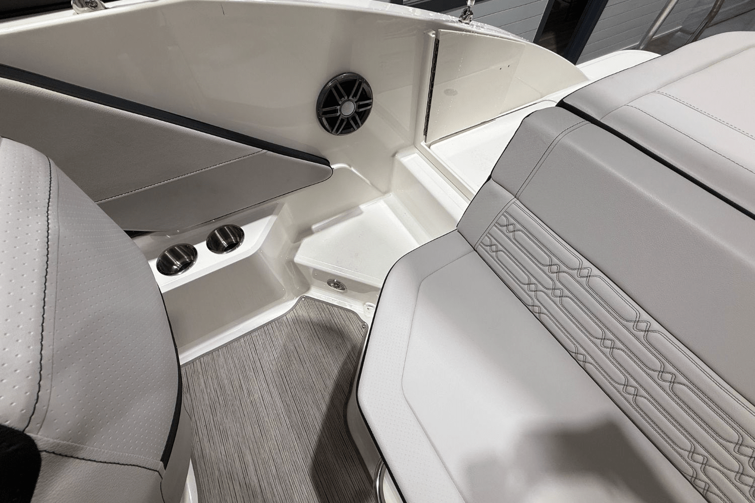 Slide: The Image of Sea Ray SPX 190 2025 - 9