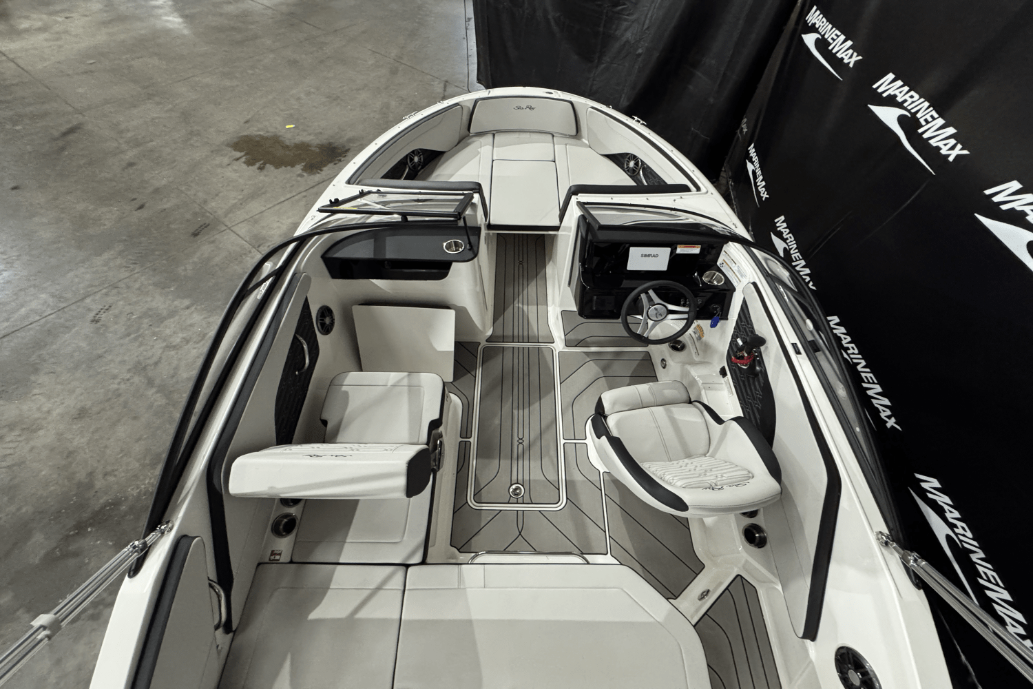 Slide: The Image of Sea Ray SPX 190 2025 - 9