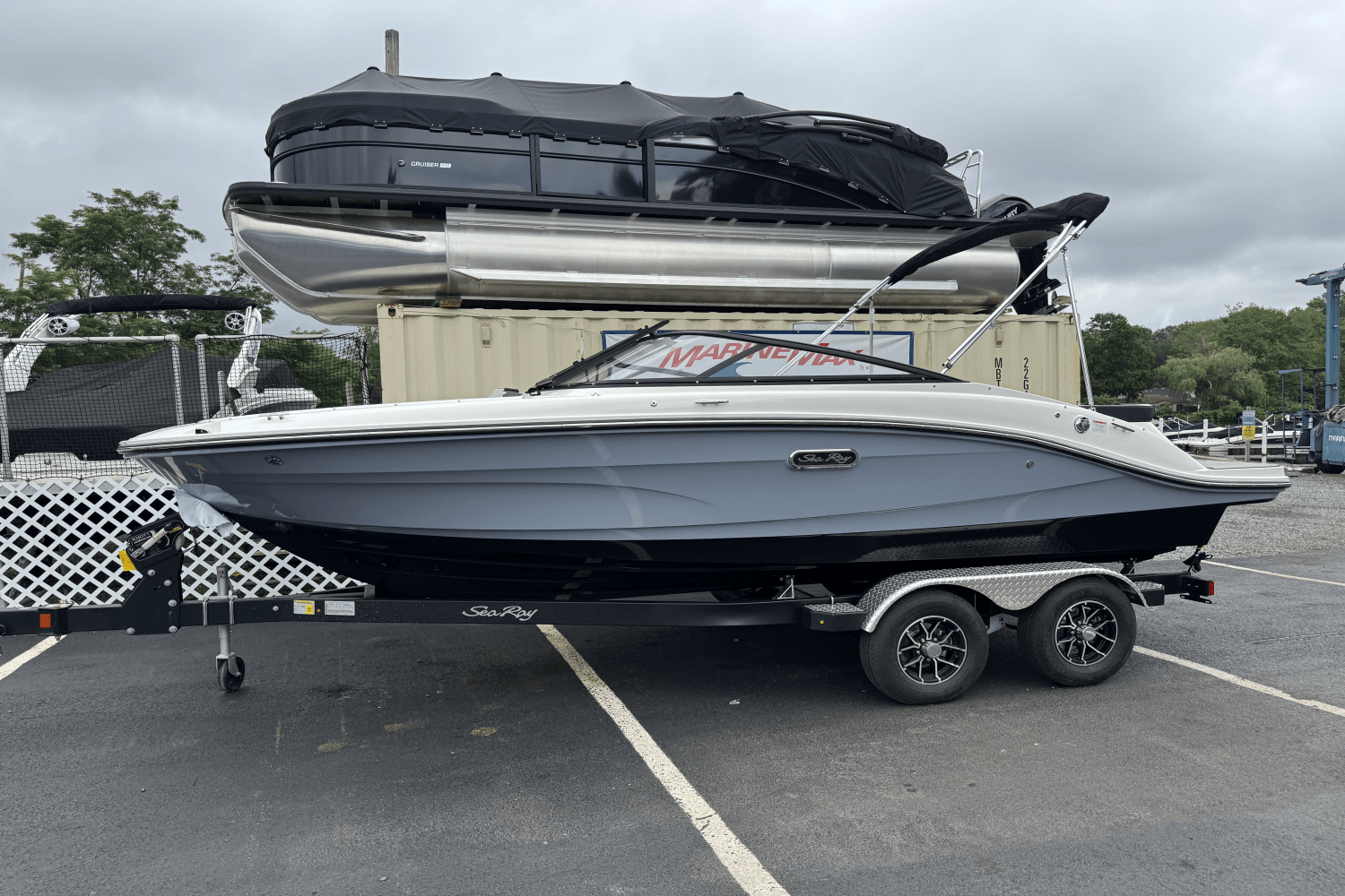 Slide: The Image of Sea Ray SPX 190 2025 - 9