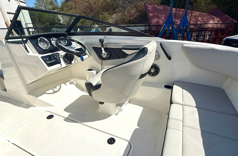 Slide: The Image of Sea Ray SPX 190 I/O 2022 - 15325260