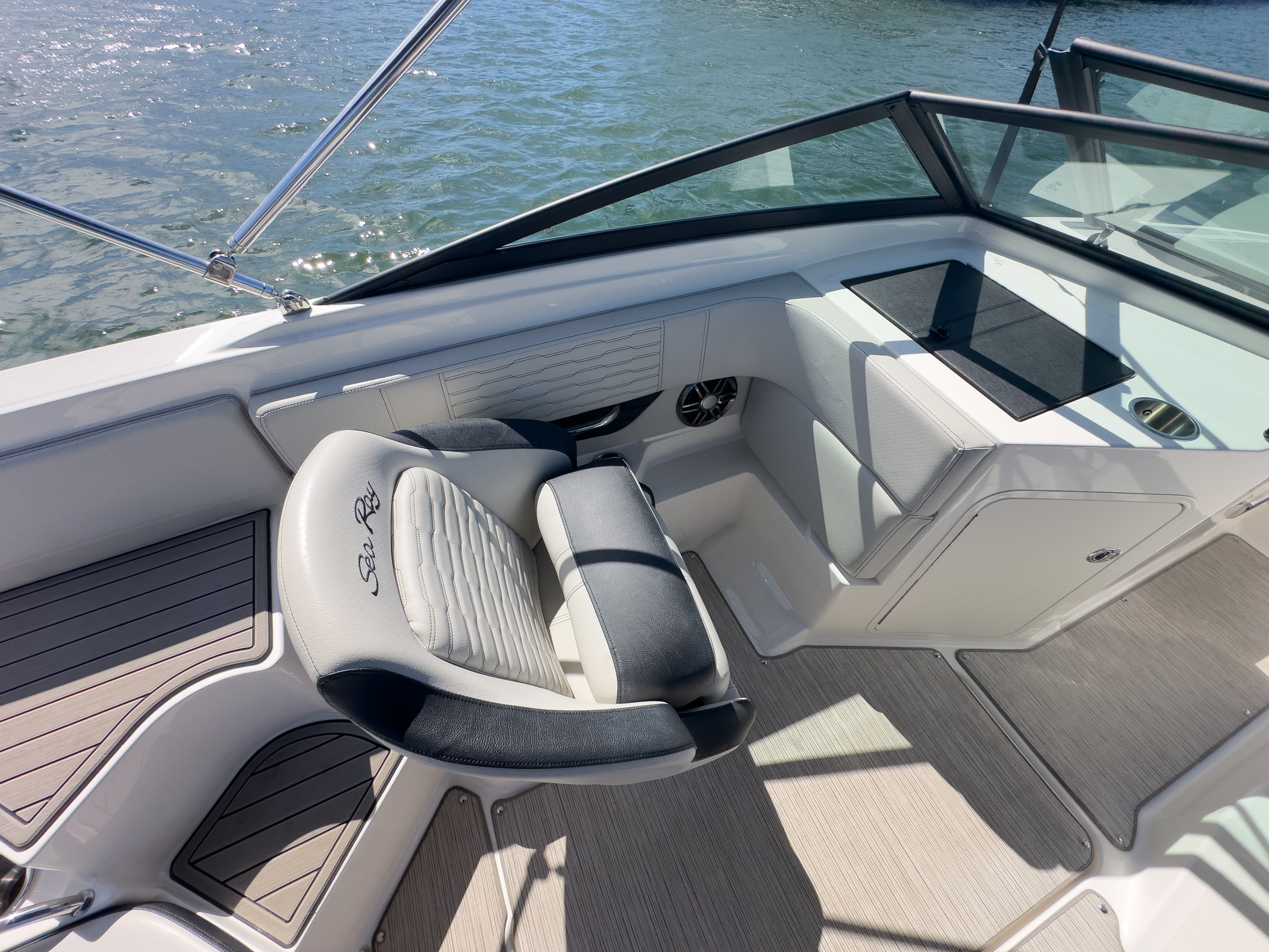 Slide: The Image of Sea Ray SPX 190 OB 2022 - 11