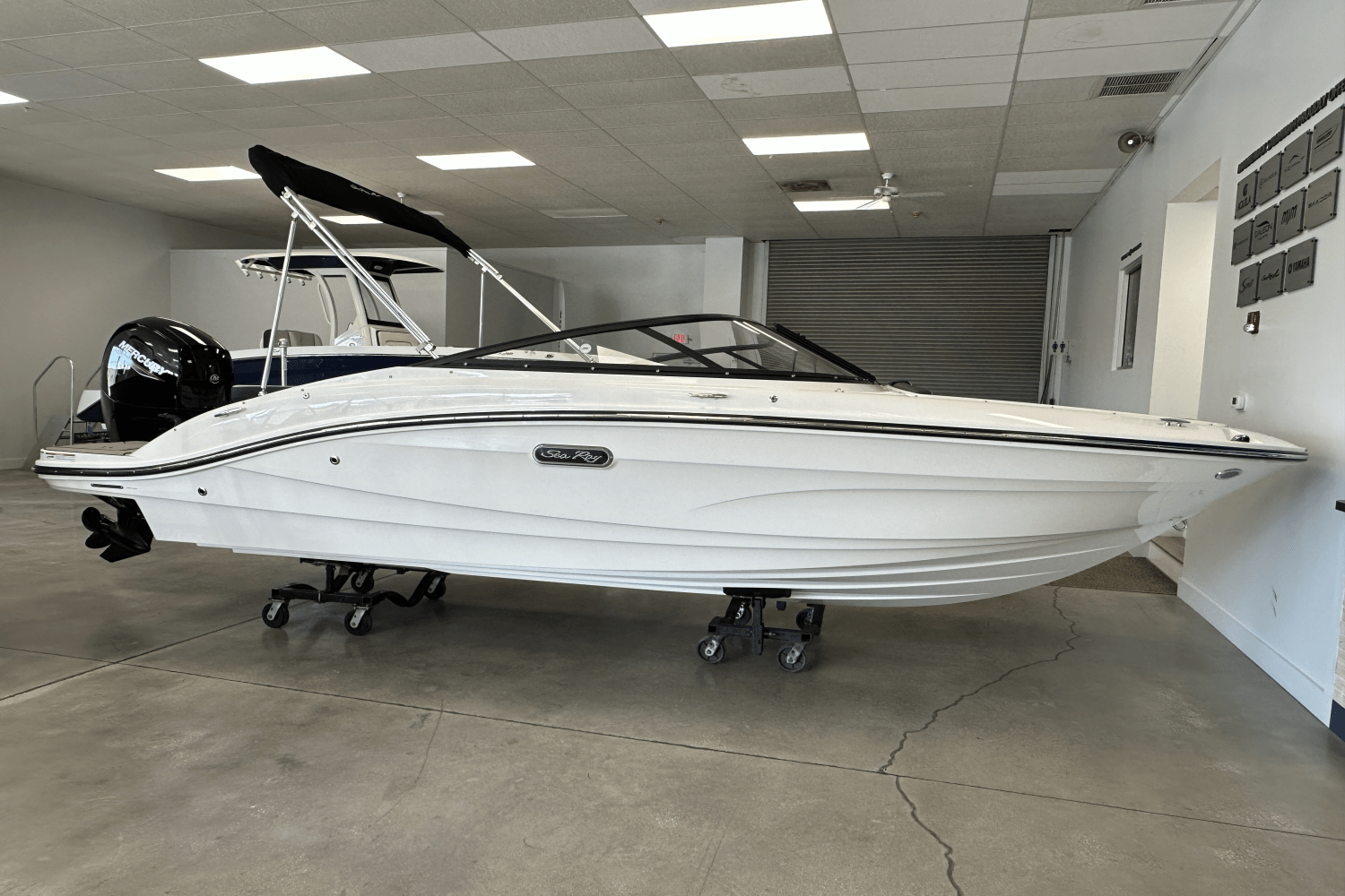 Slide: The Image of Sea Ray SPX 190 Outboard 2025 - 0