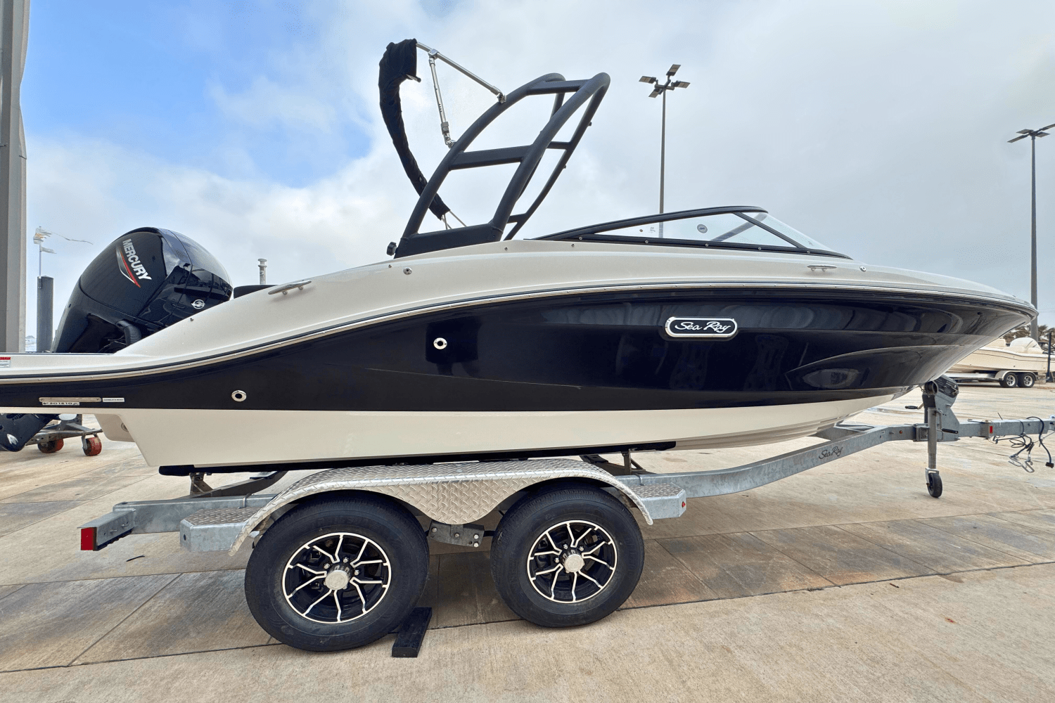 Slide: The Image of Sea Ray SPX 190 Outboard 2025 - 0