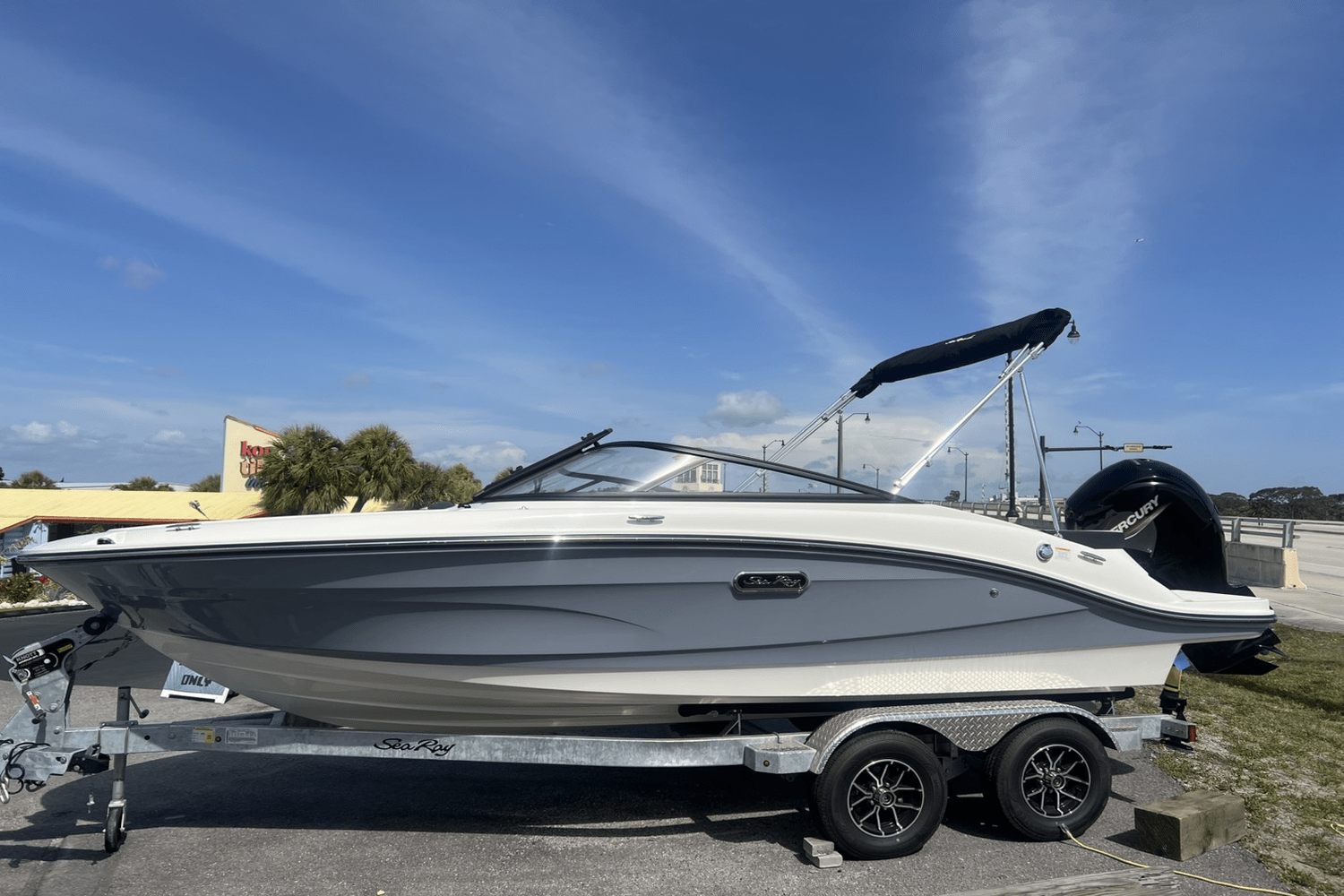 Slide: The Image of Sea Ray SPX 190 Outboard 2025 - 0