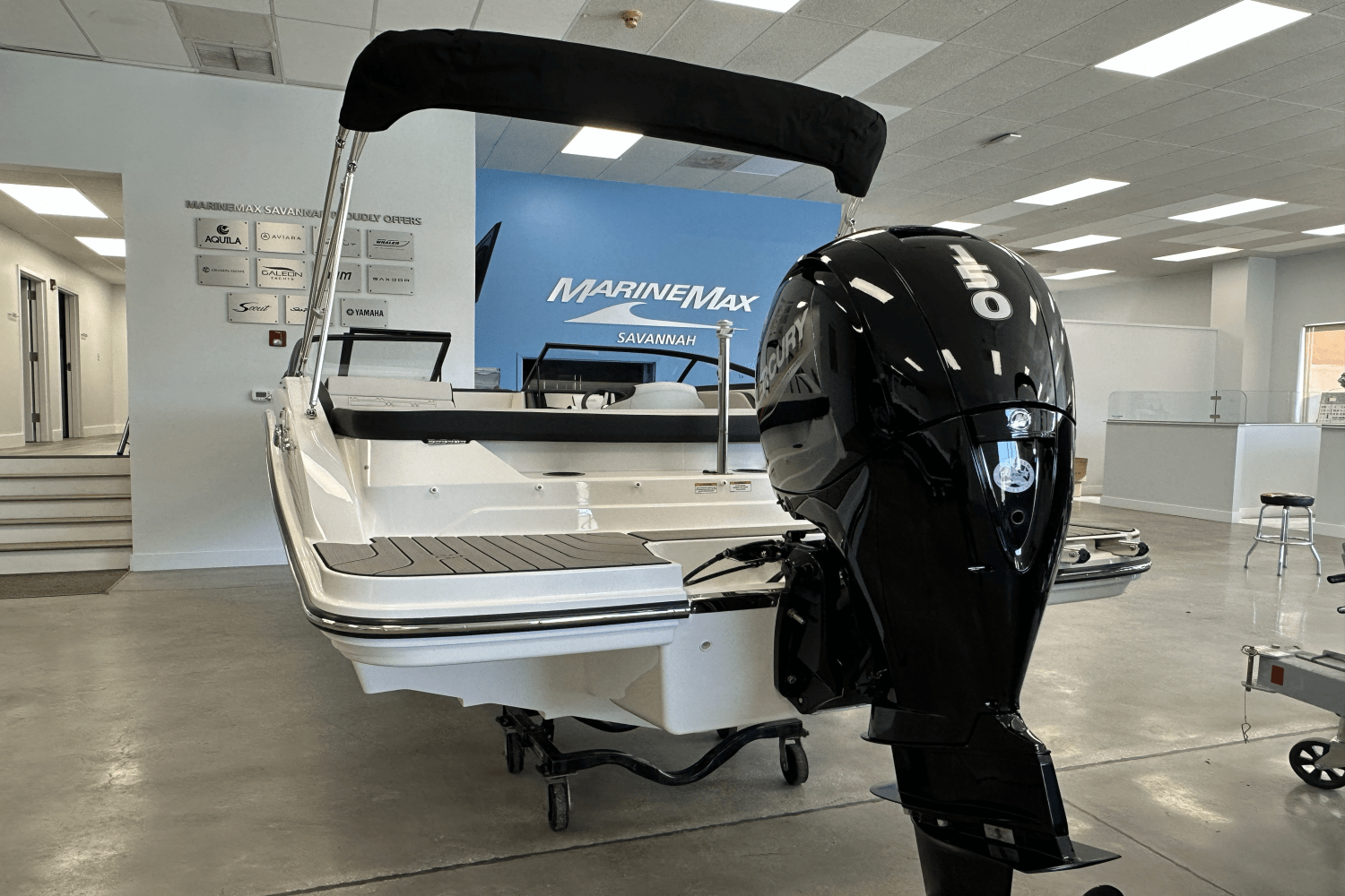 Slide: The Image of Sea Ray SPX 190 Outboard 2025 - 1
