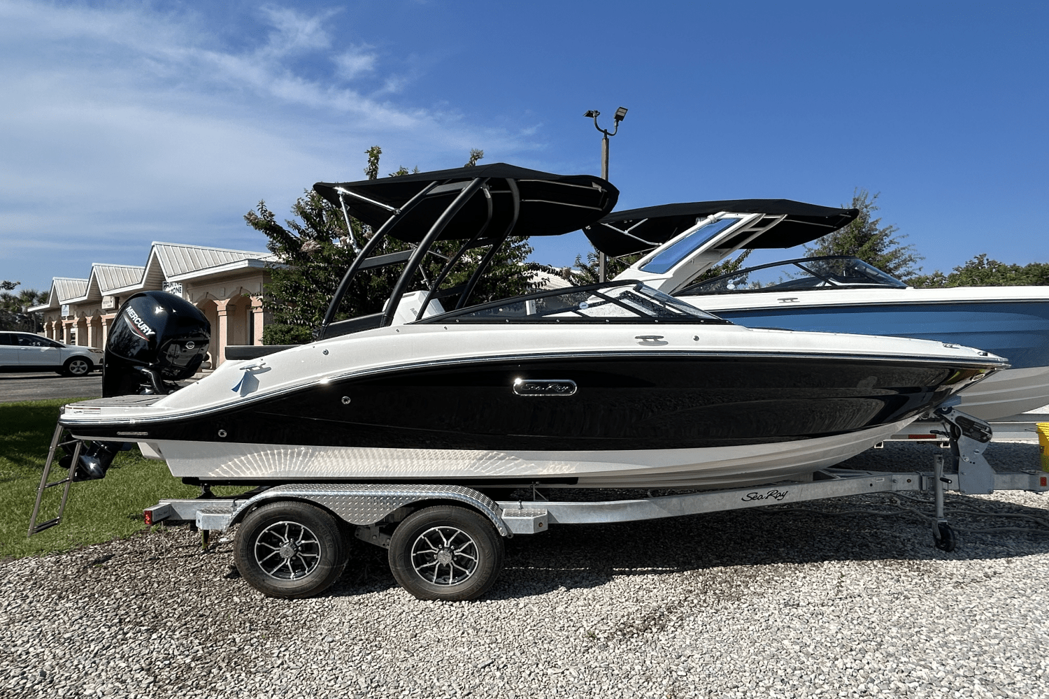 Slide: The Image of Sea Ray SPX 190 Outboard 2025 - 1