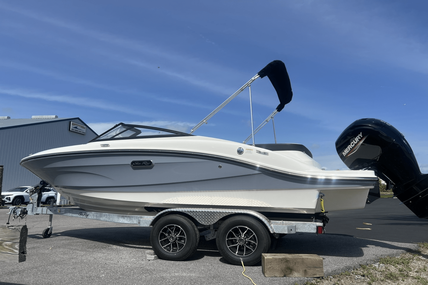 Slide: The Image of Sea Ray SPX 190 Outboard 2025 - 1