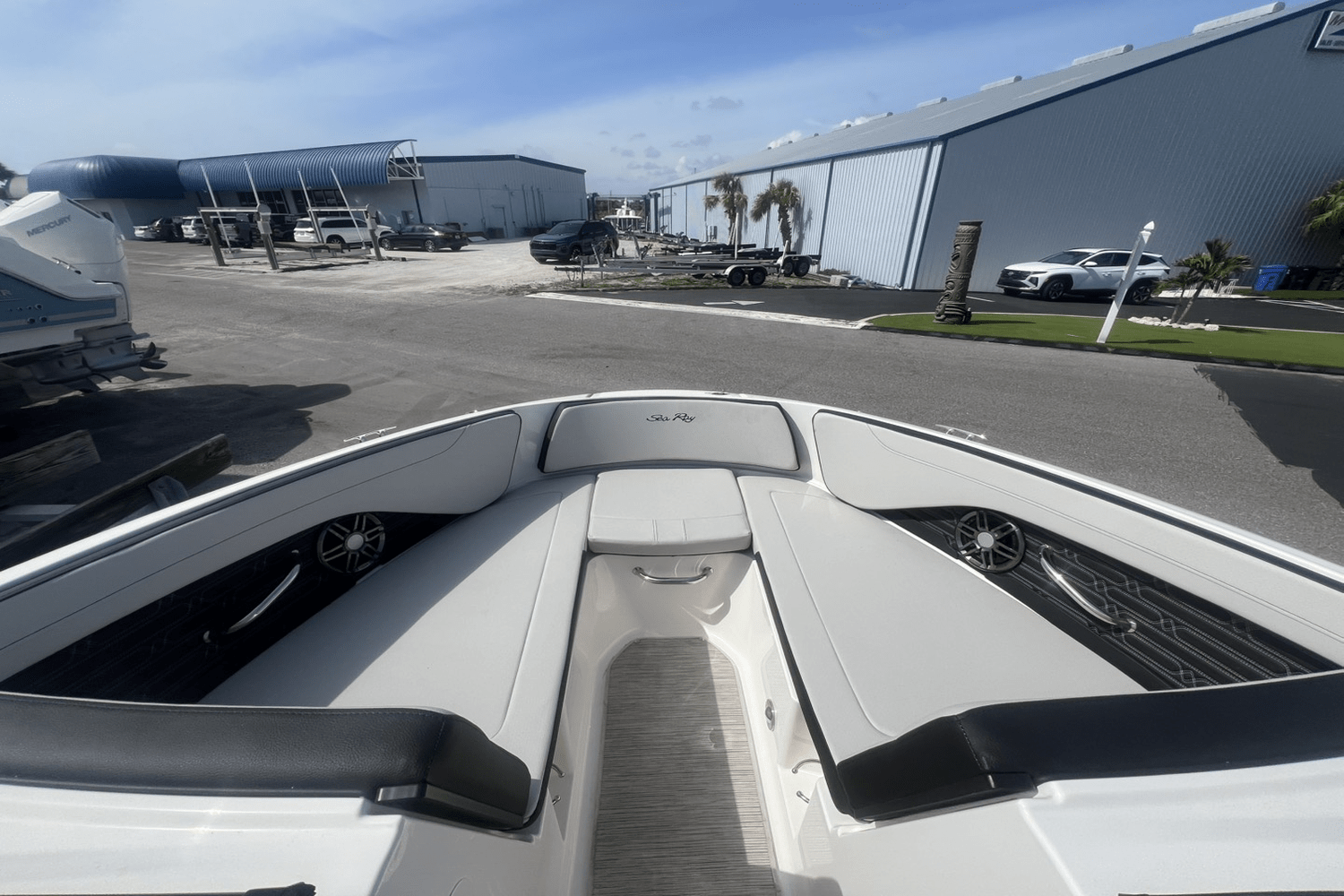 Slide: The Image of Sea Ray SPX 190 Outboard 2025 - 10