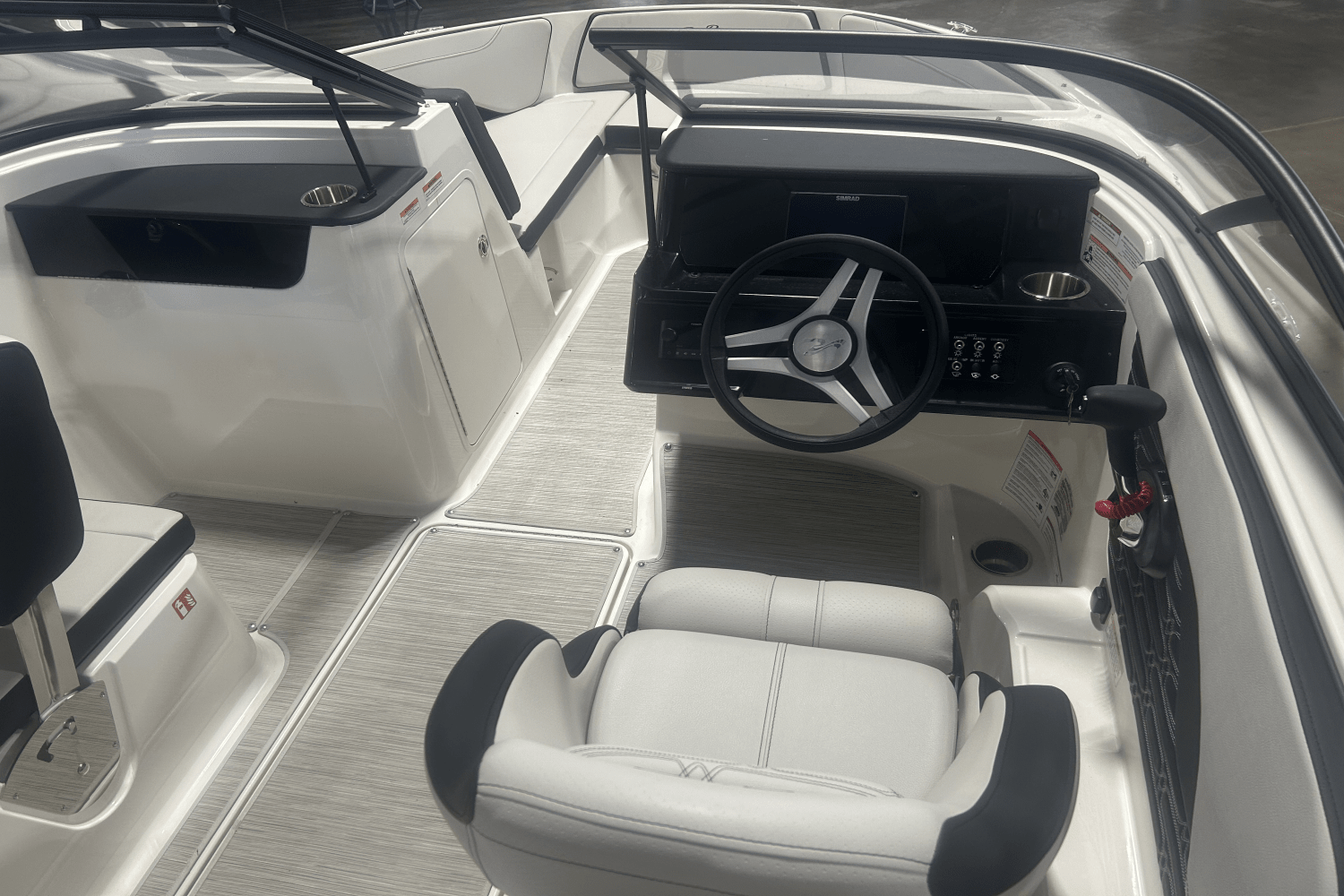 Slide: The Image of Sea Ray SPX 190 Outboard 2025 - 11