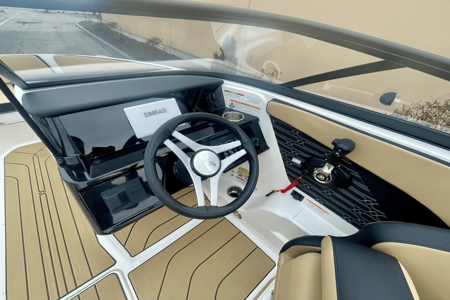 Slide: The Image of Sea Ray SPX 190 Outboard 2025 - 11