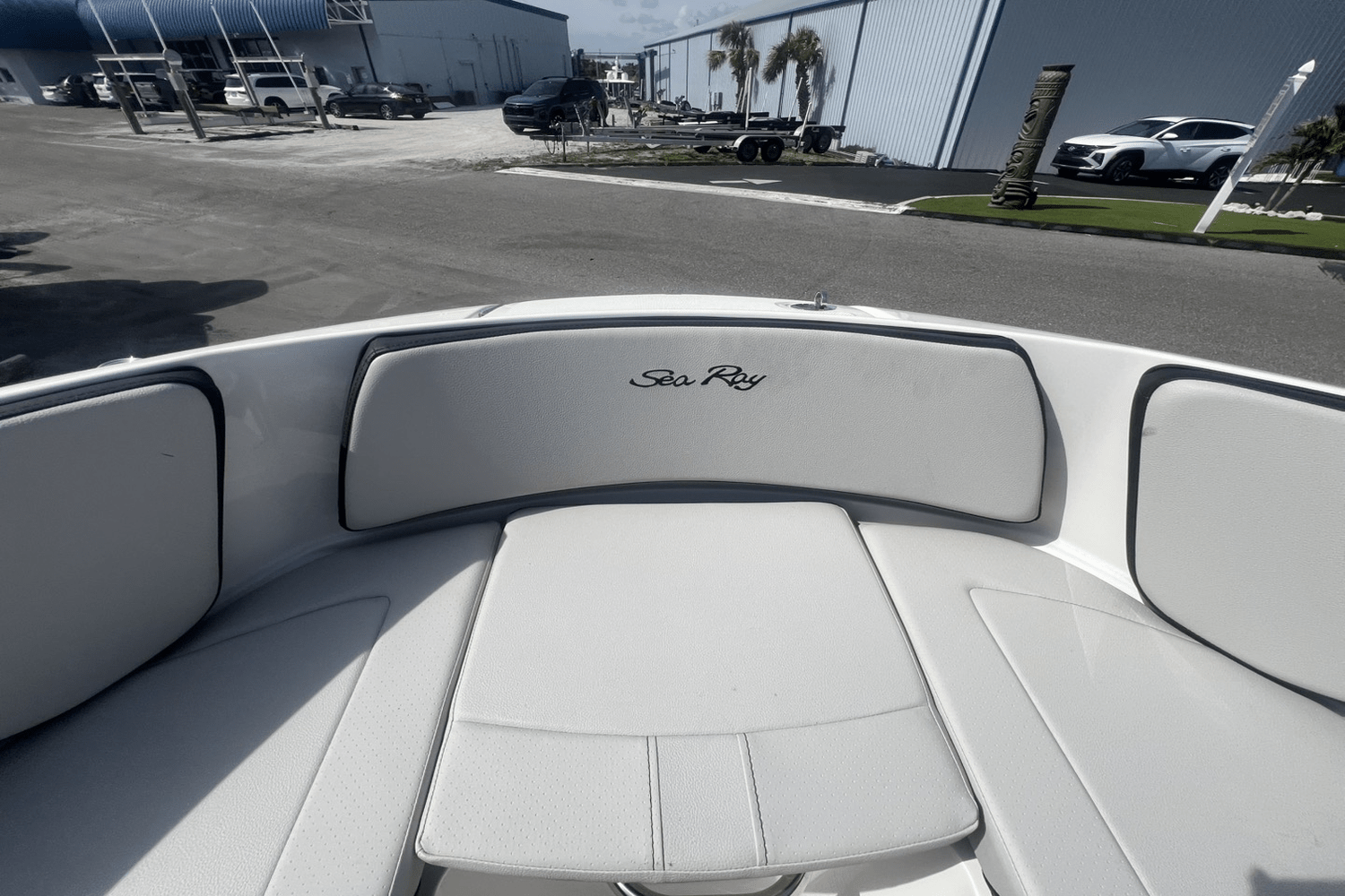 Slide: The Image of Sea Ray SPX 190 Outboard 2025 - 11