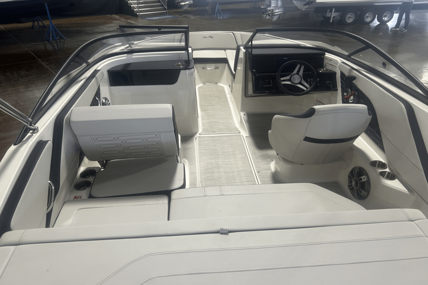Slide: The Image of Sea Ray SPX 190 Outboard 2025 - 12