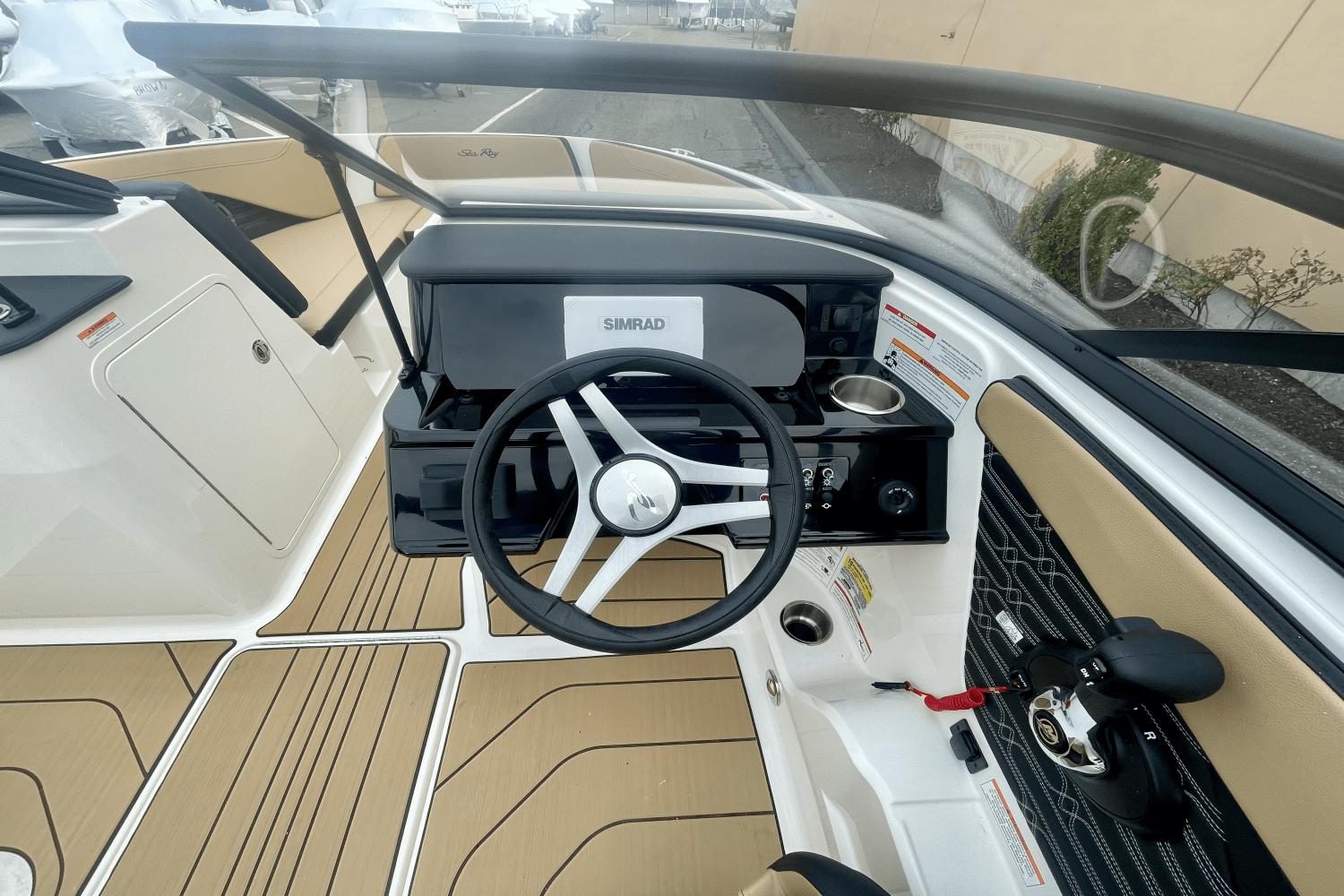 Slide: The Image of Sea Ray SPX 190 Outboard 2025 - 13