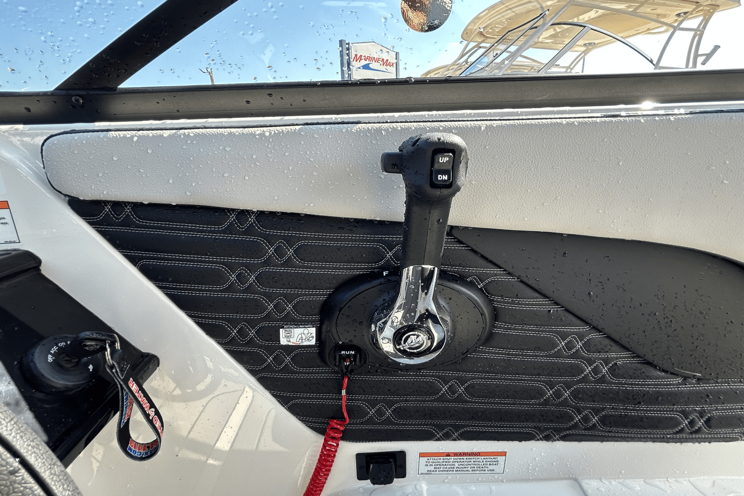 Slide: The Image of Sea Ray SPX 190 Outboard 2025 - 13