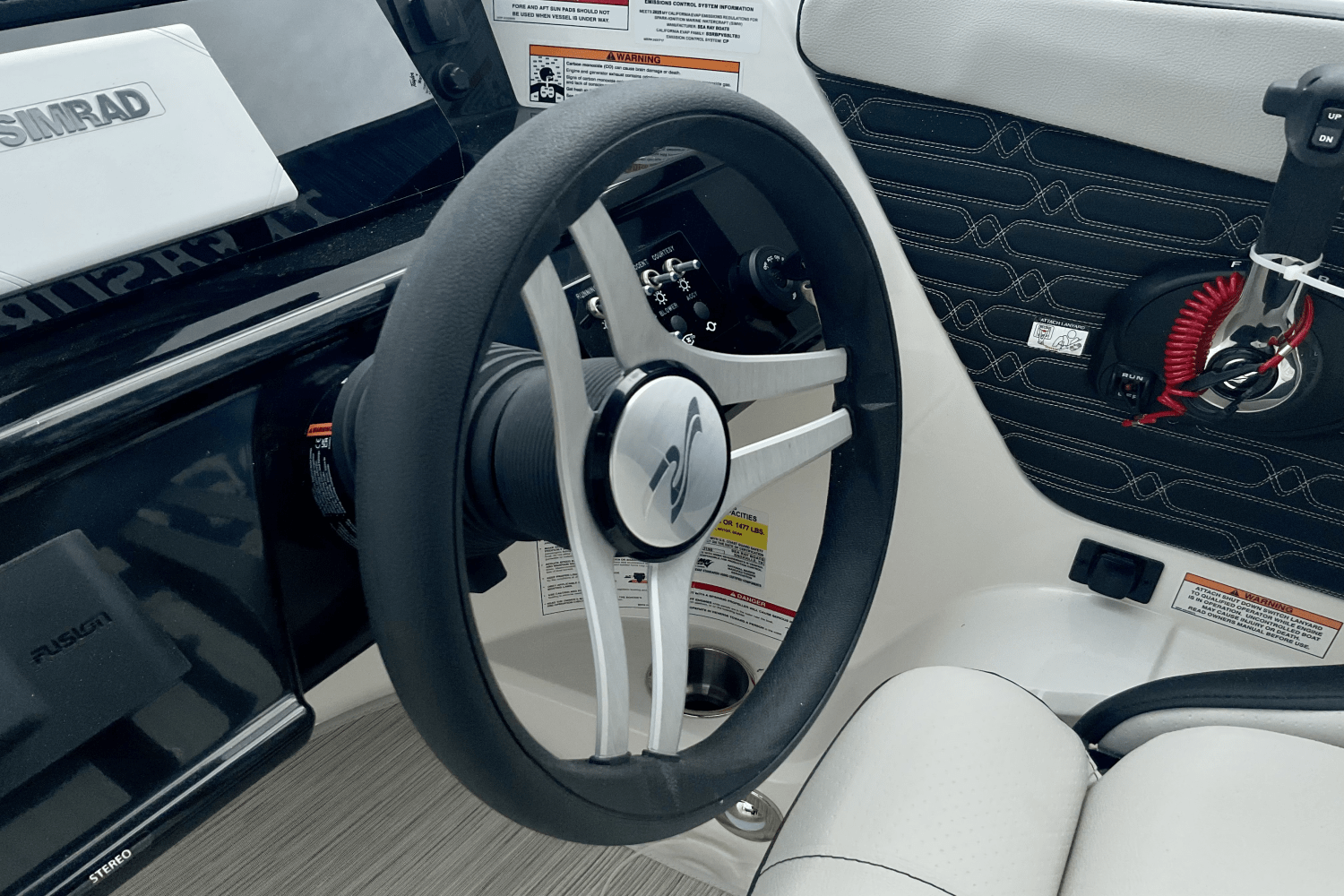 Slide: The Image of Sea Ray SPX 190 Outboard 2025 - 13