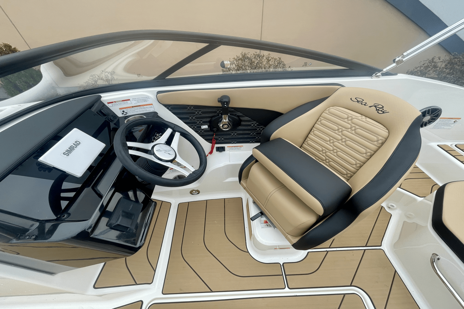 Slide: The Image of Sea Ray SPX 190 Outboard 2025 - 14