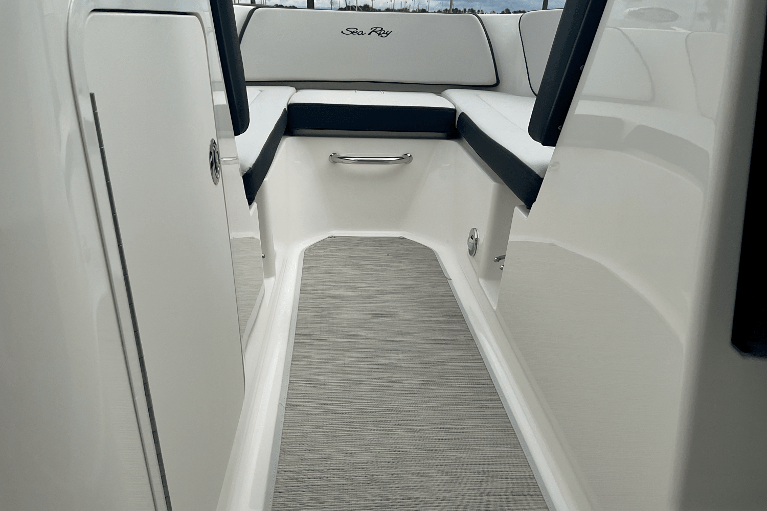 Slide: The Image of Sea Ray SPX 190 Outboard 2025 - 15