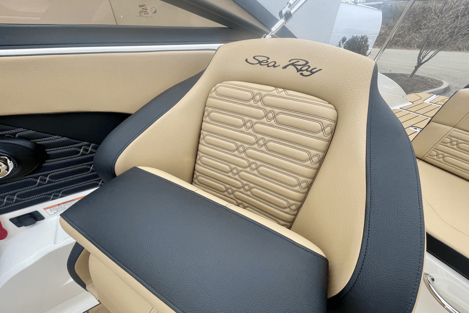 Slide: The Image of Sea Ray SPX 190 Outboard 2025 - 15