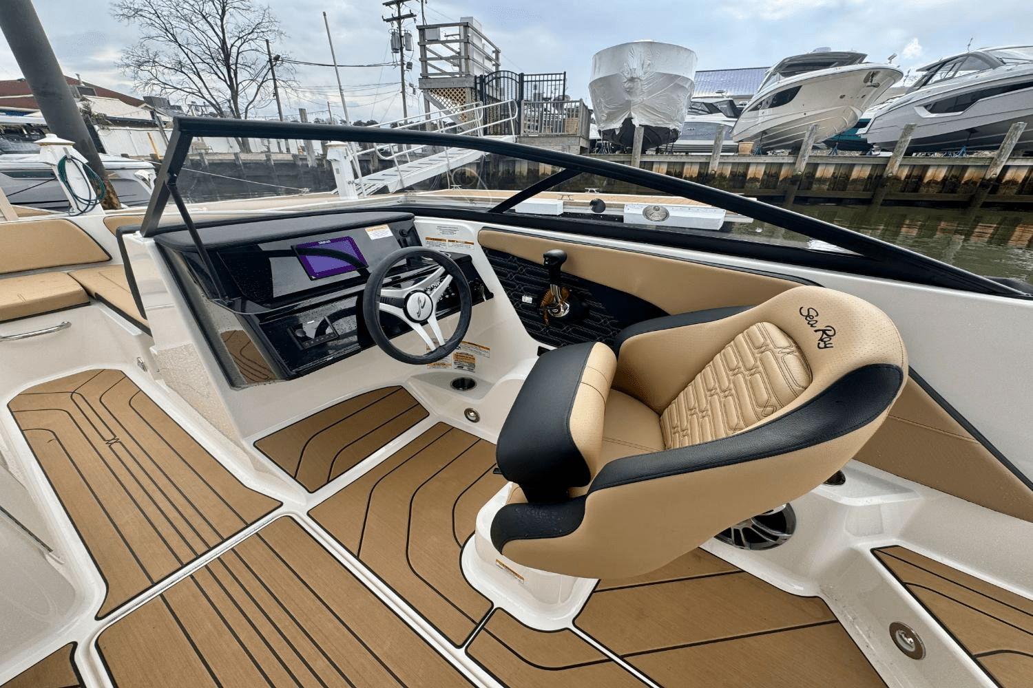 Slide: The Image of Sea Ray SPX 190 Outboard 2025 - 16