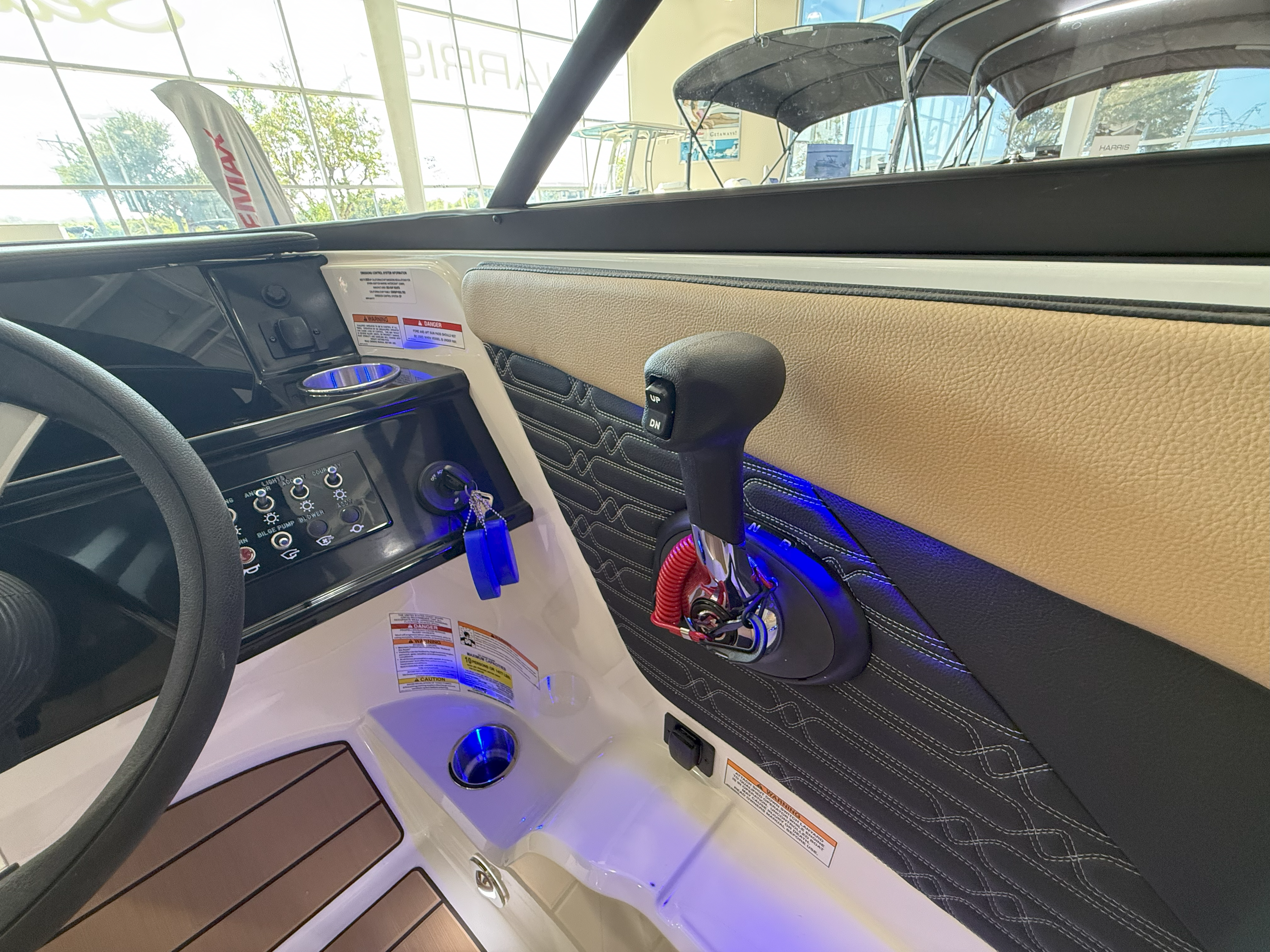 Slide: The Image of Sea Ray SPX 190 Outboard 2025 - 17