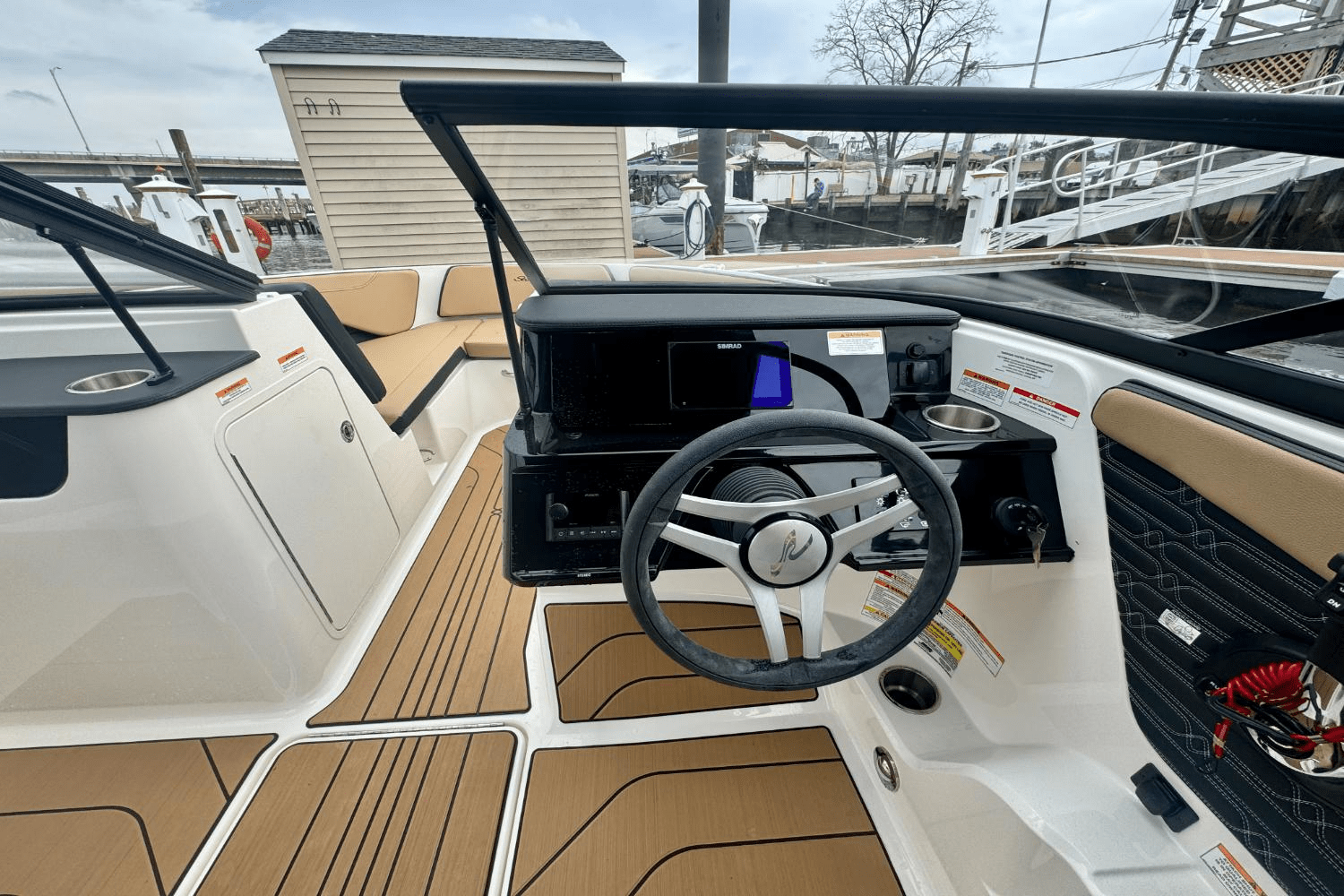Slide: The Image of Sea Ray SPX 190 Outboard 2025 - 18