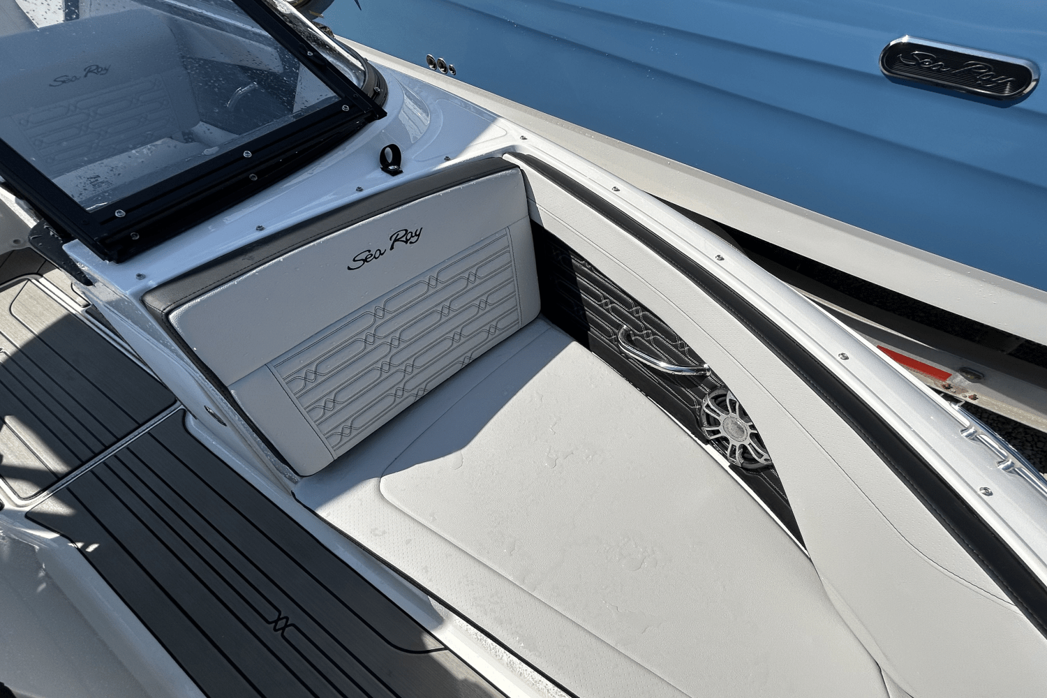 Slide: The Image of Sea Ray SPX 190 Outboard 2025 - 18