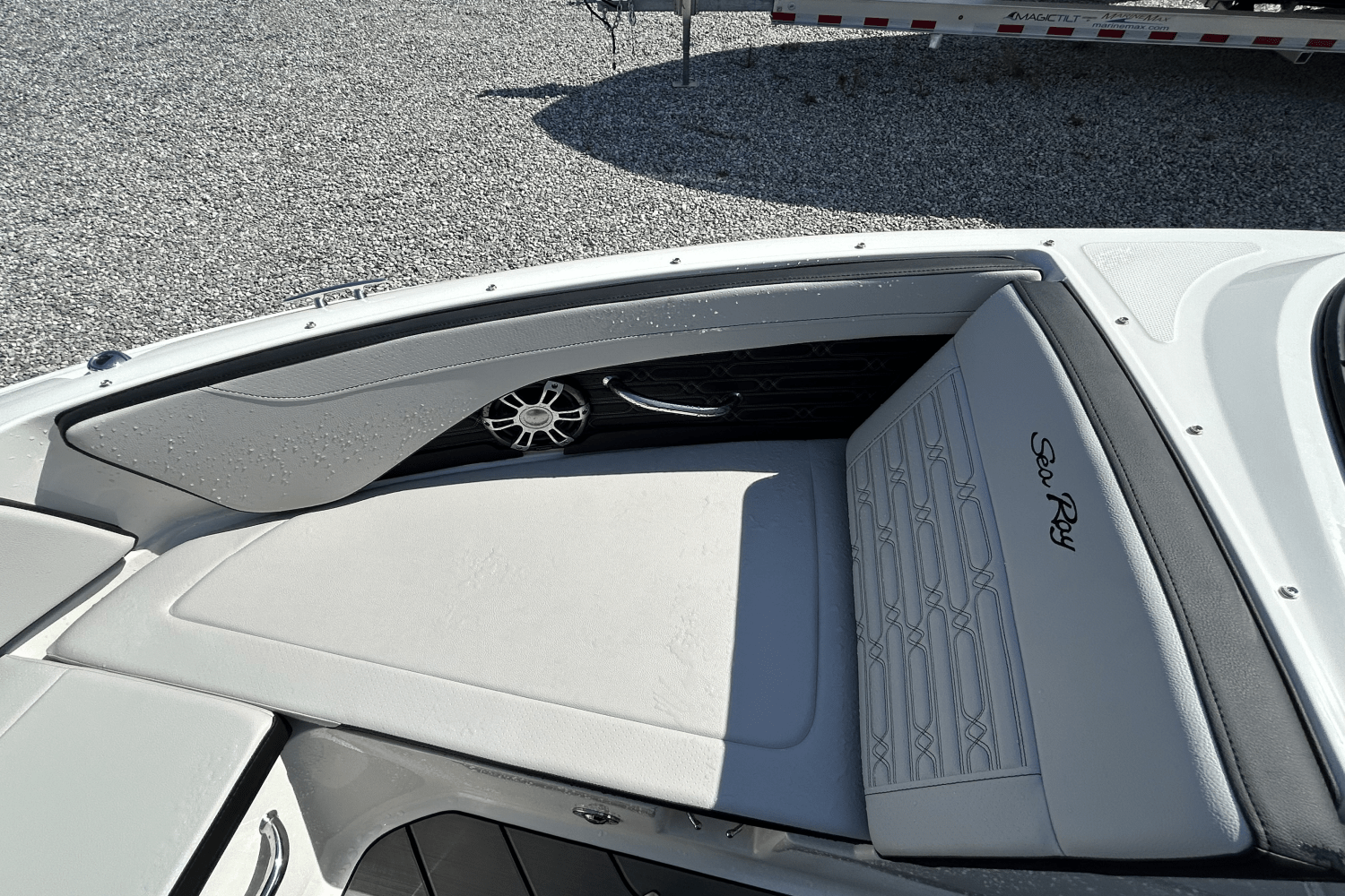Slide: The Image of Sea Ray SPX 190 Outboard 2025 - 19