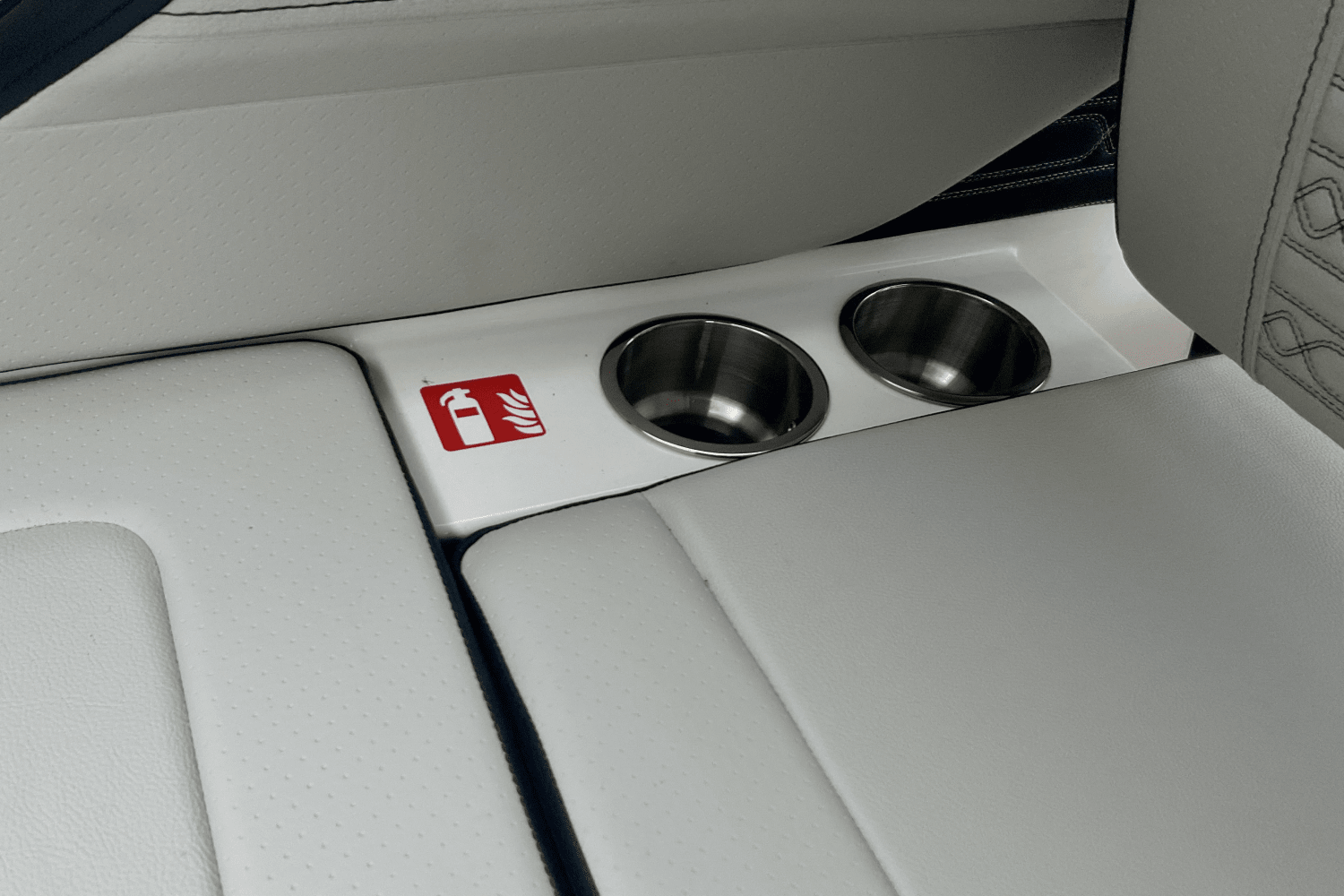 Slide: The Image of Sea Ray SPX 190 Outboard 2025 - 19