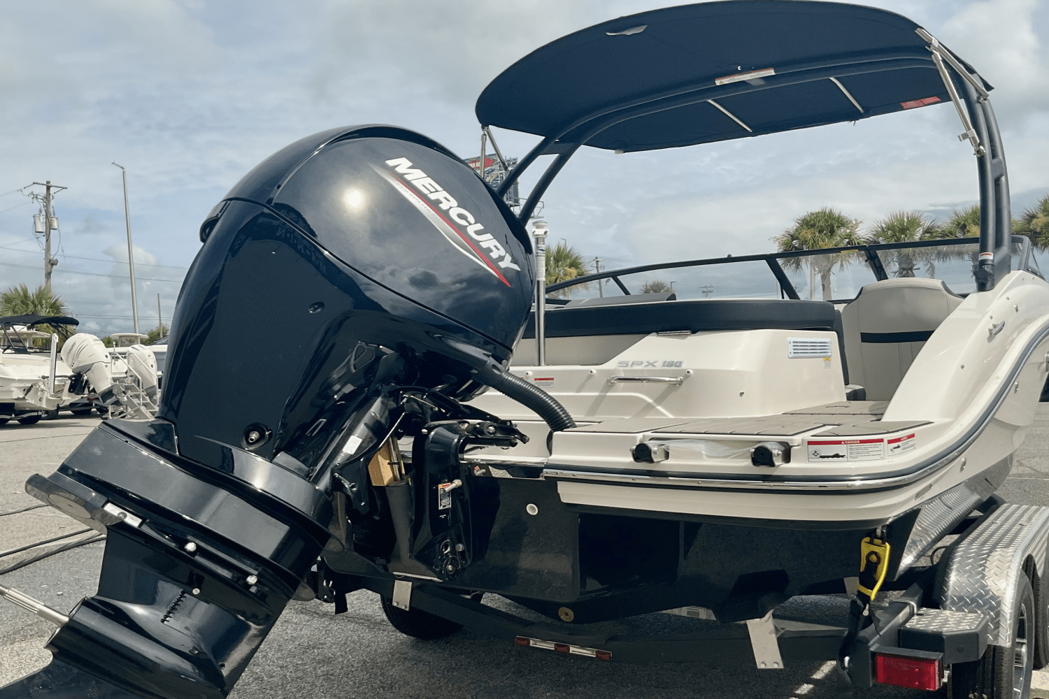 Slide: The Image of Sea Ray SPX 190 Outboard 2025 - 2