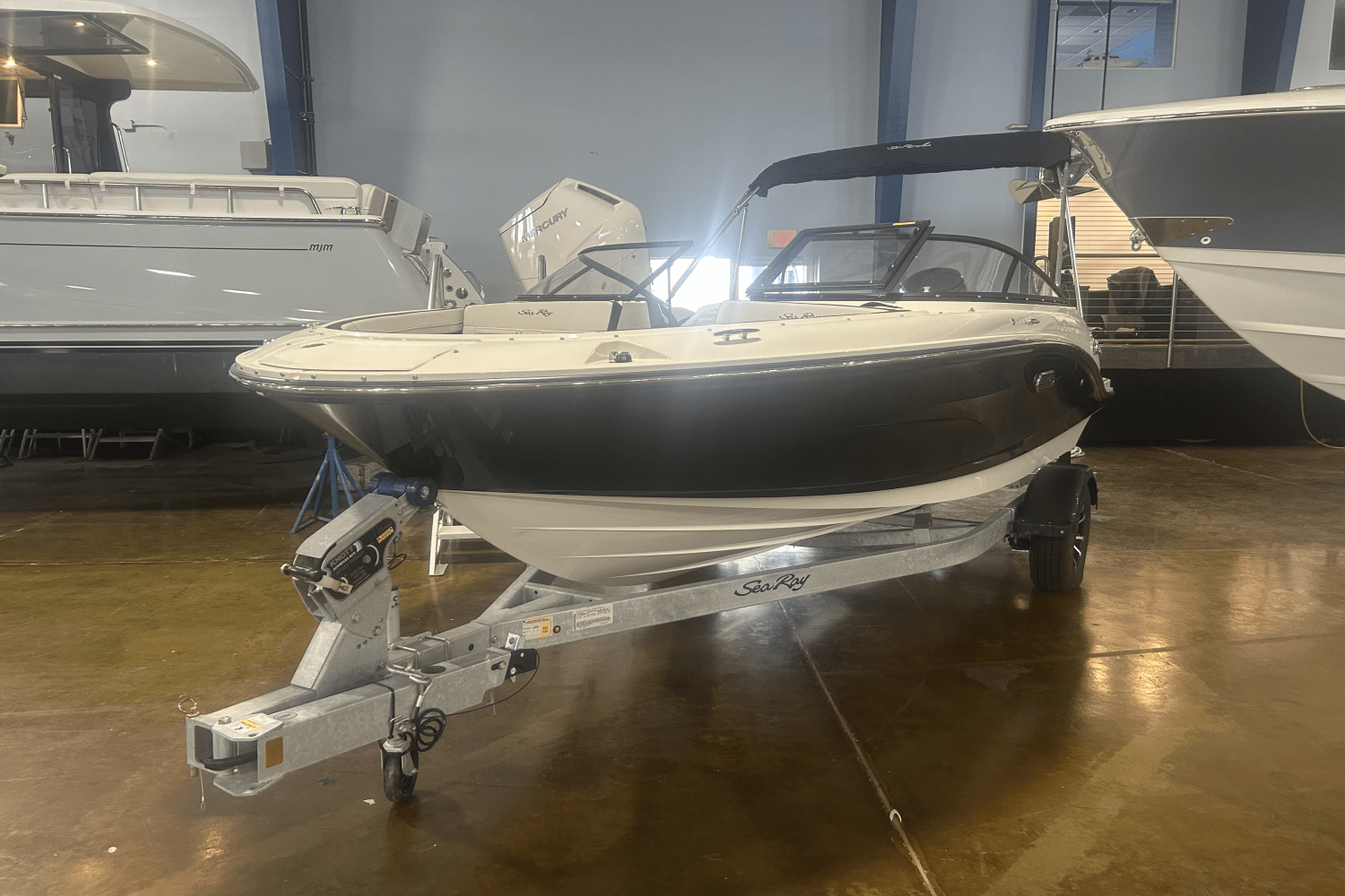 Slide: The Image of Sea Ray SPX 190 Outboard 2025 - 2