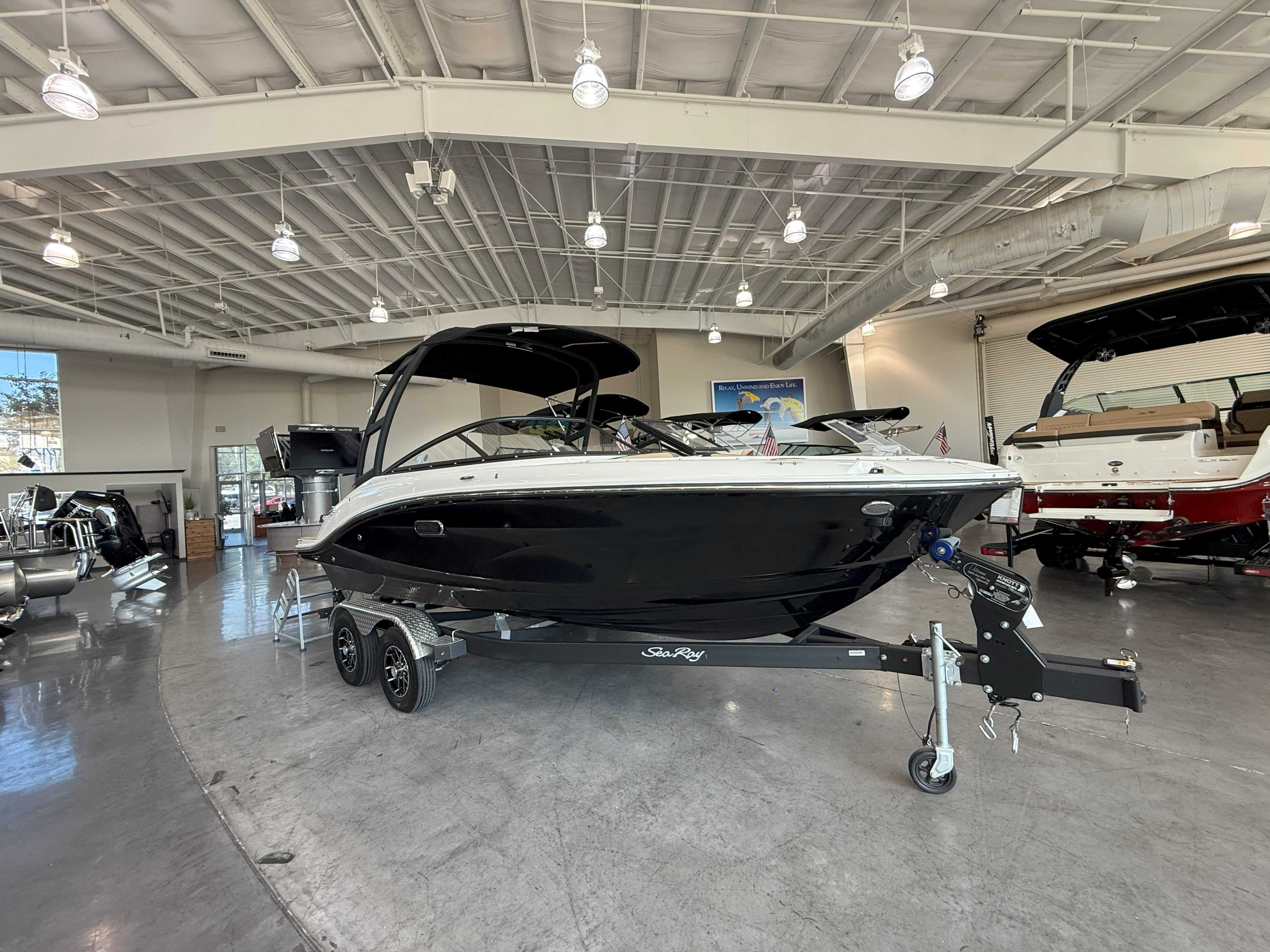 Slide: The Image of Sea Ray SPX 190 Outboard 2025 - 2
