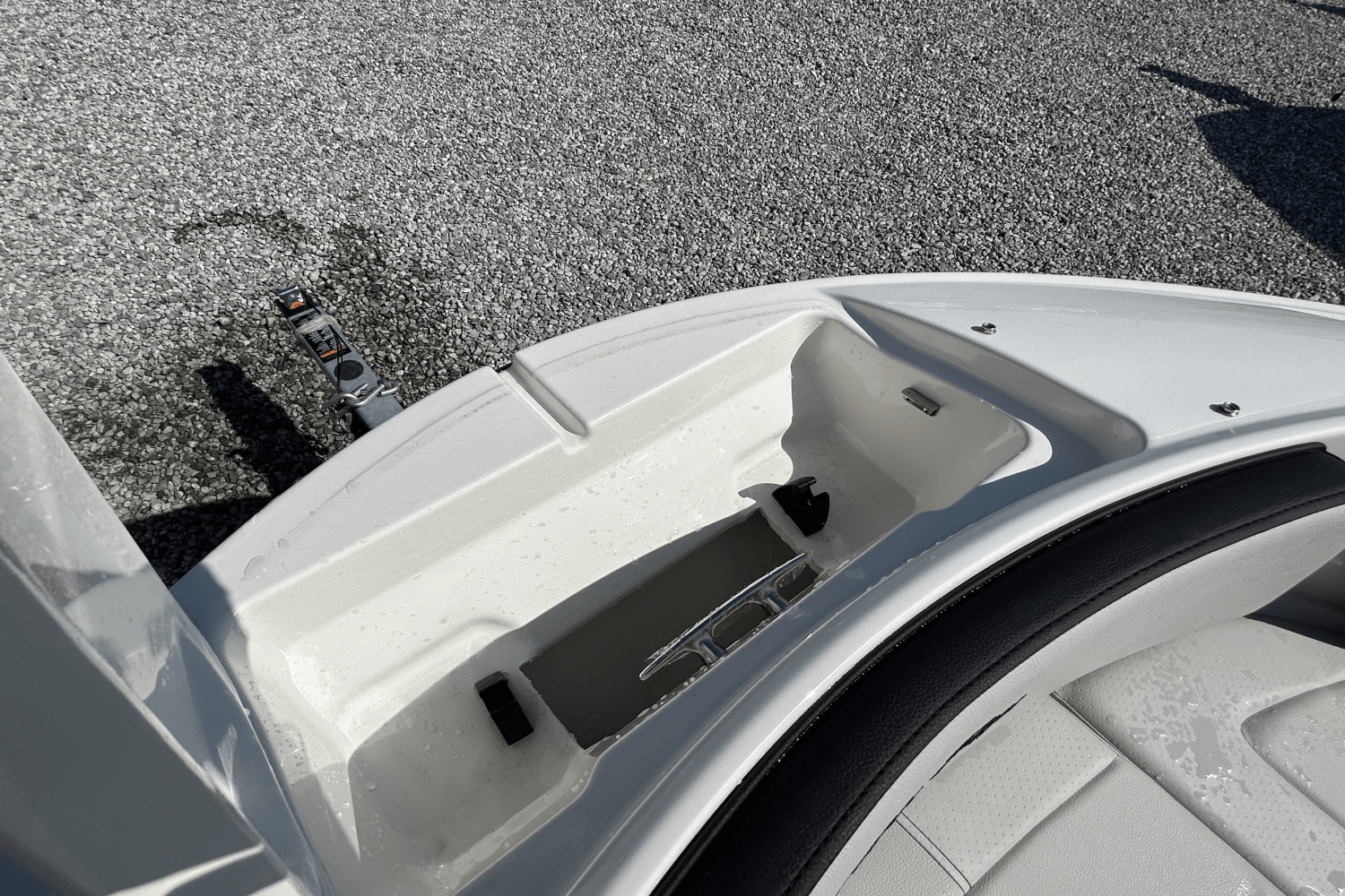 Slide: The Image of Sea Ray SPX 190 Outboard 2025 - 20