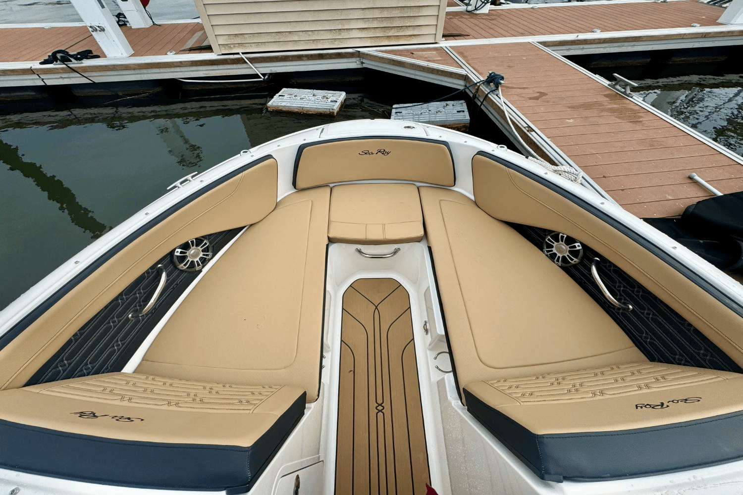 Slide: The Image of Sea Ray SPX 190 Outboard 2025 - 21