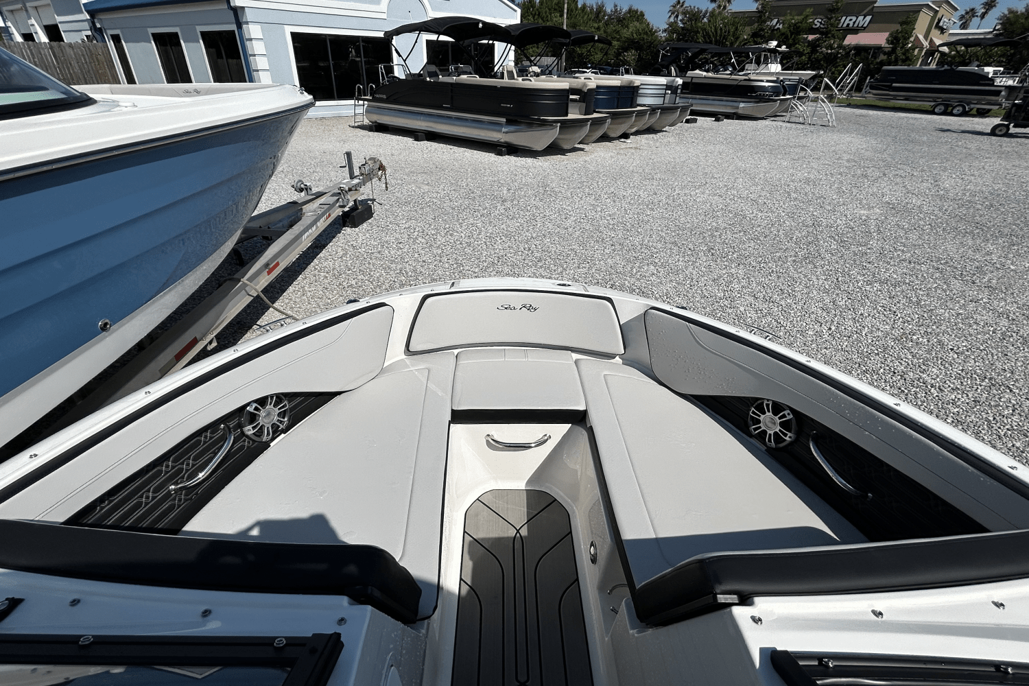 Slide: The Image of Sea Ray SPX 190 Outboard 2025 - 21