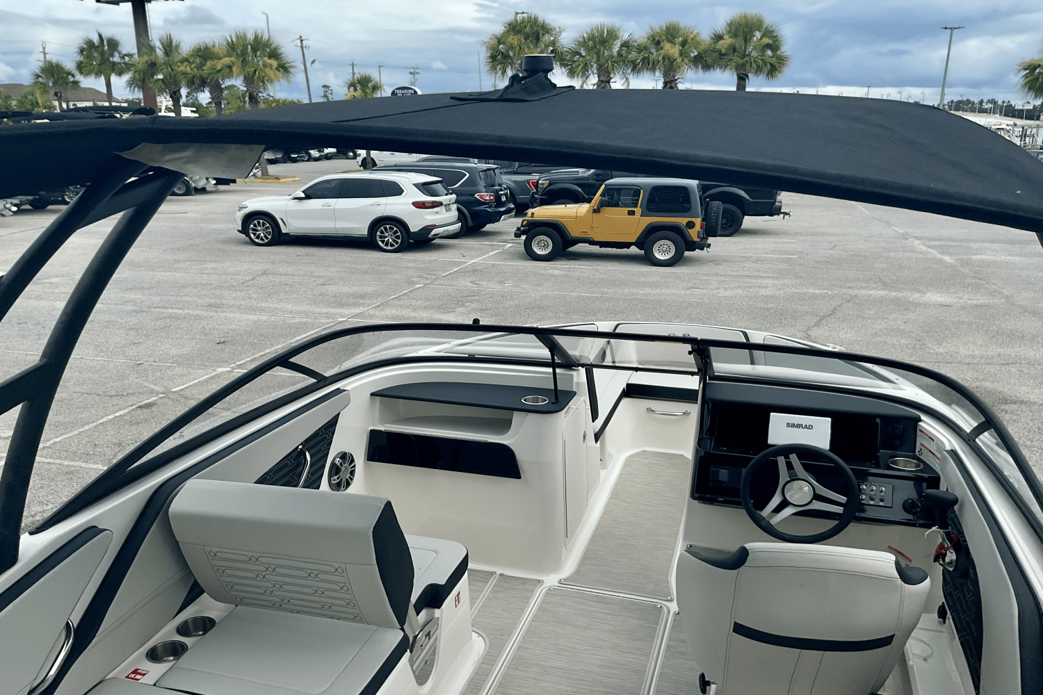 Slide: The Image of Sea Ray SPX 190 Outboard 2025 - 22