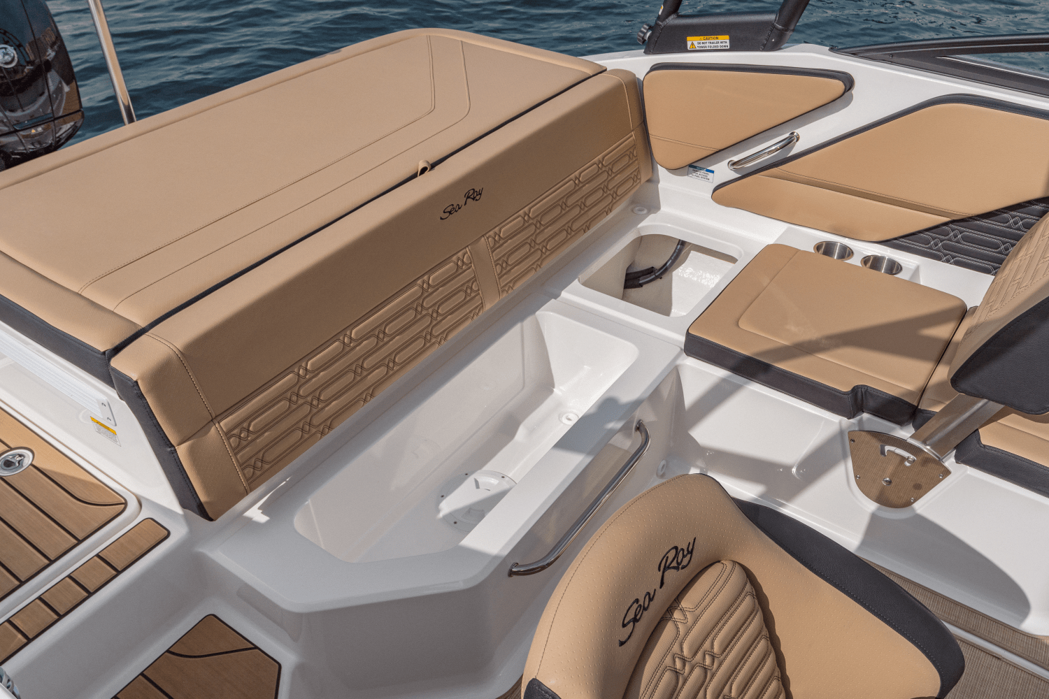Slide: The Image of Sea Ray SPX 190 Outboard 2025 - 22