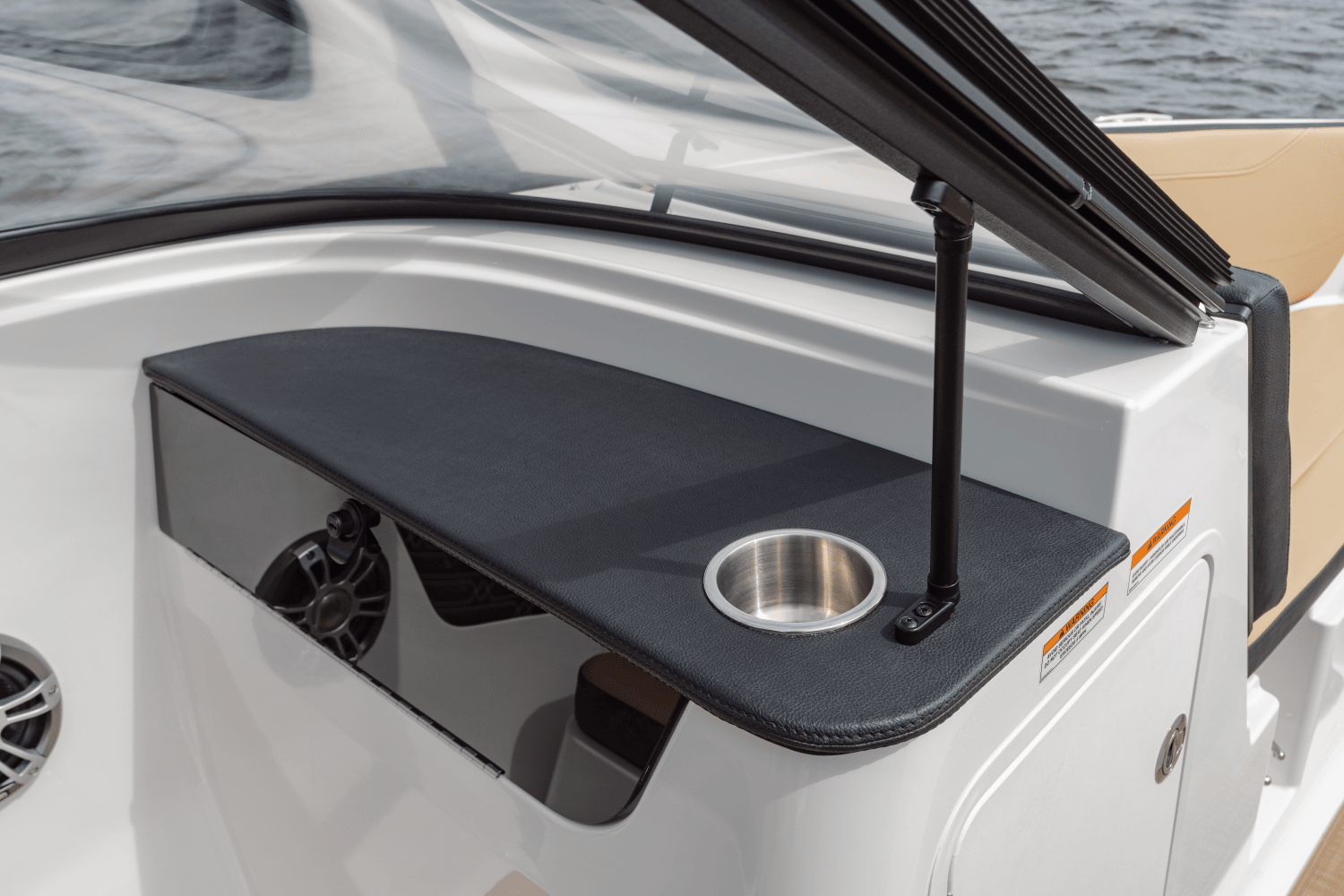 Slide: The Image of Sea Ray SPX 190 Outboard 2025 - 23