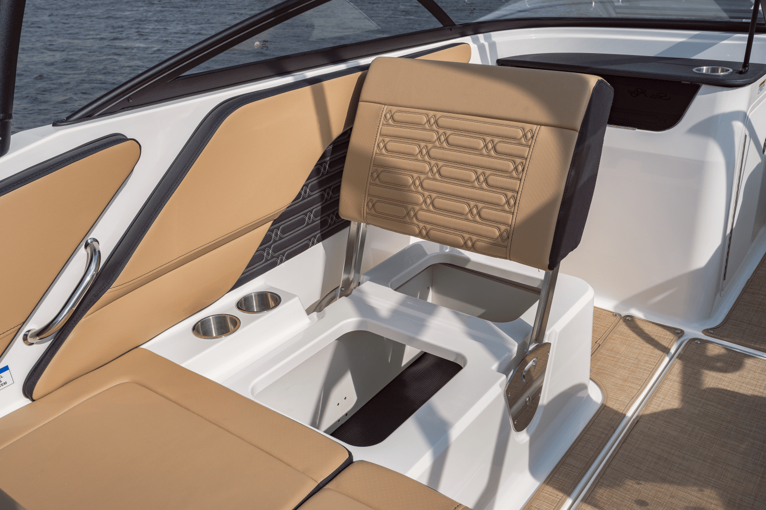 Slide: The Image of Sea Ray SPX 190 Outboard 2025 - 23