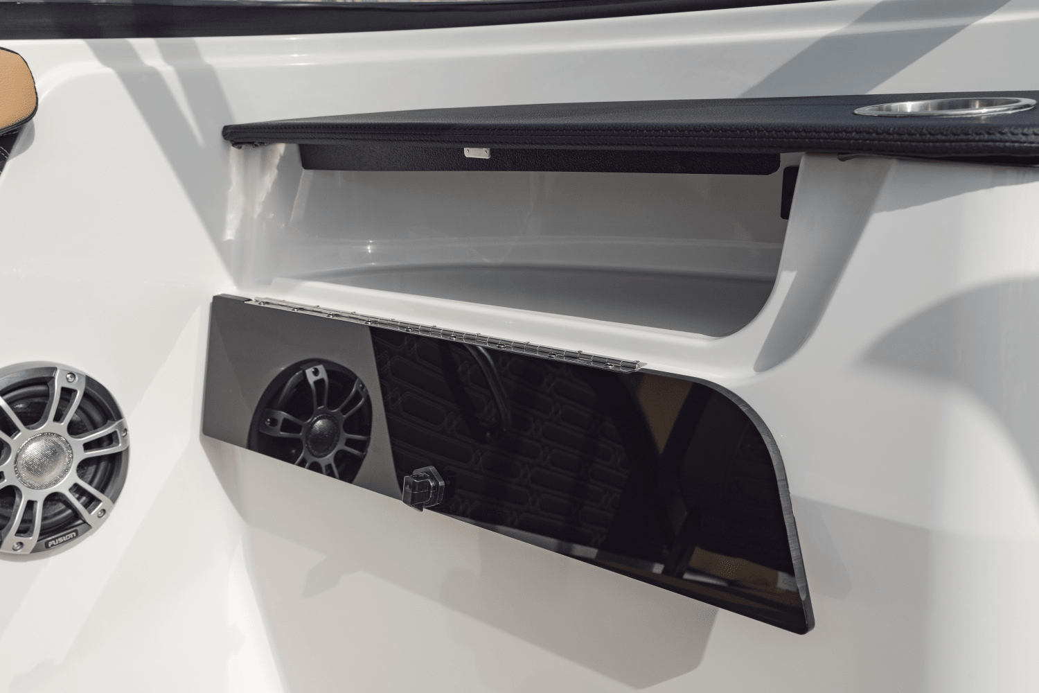 Slide: The Image of Sea Ray SPX 190 Outboard 2025 - 28