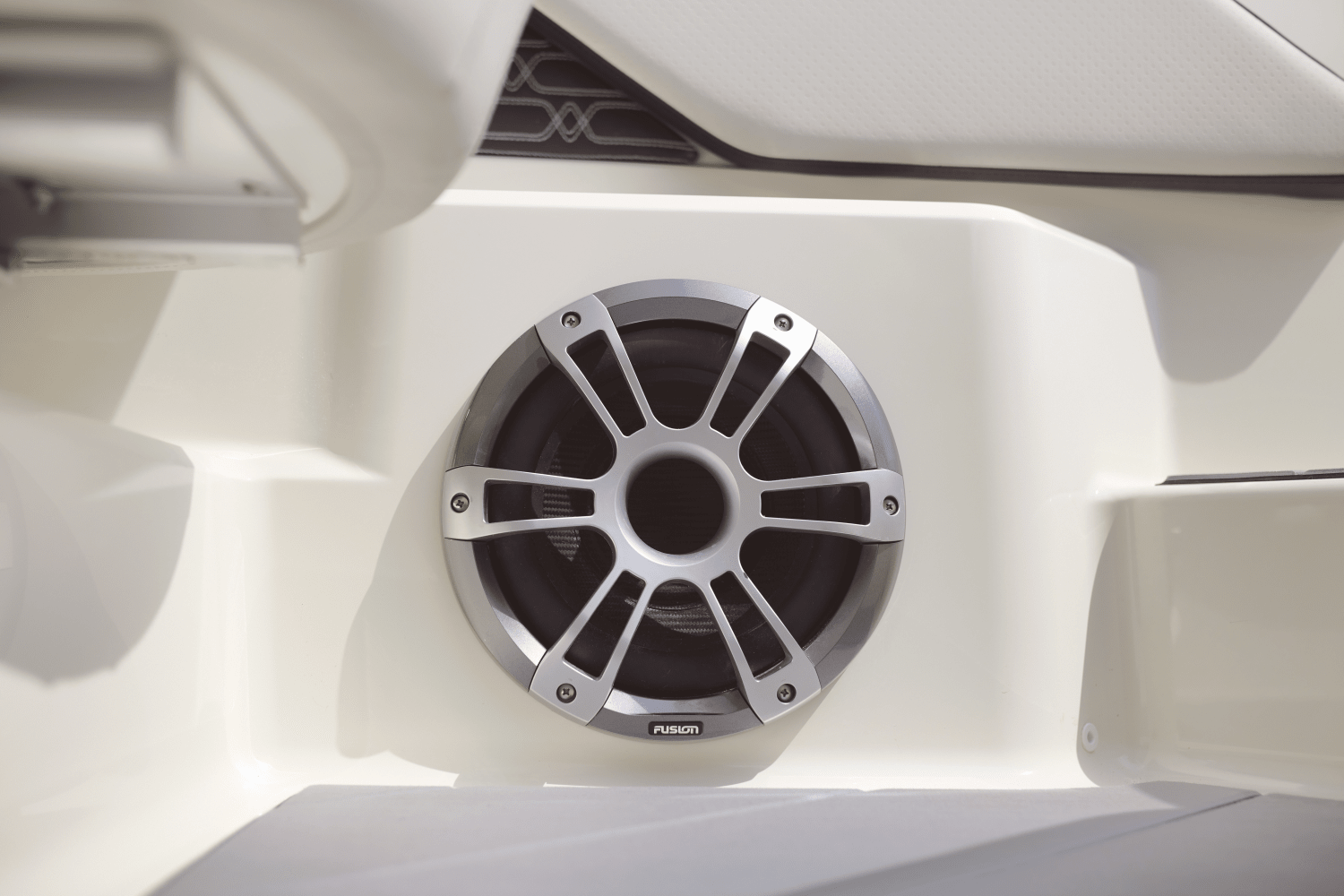 Slide: The Image of Sea Ray SPX 190 Outboard 2025 - 28